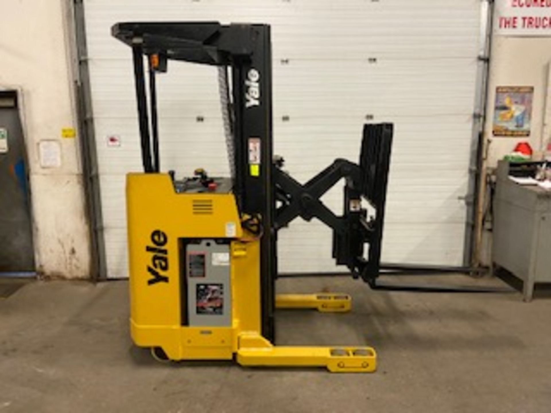 FREE CUSTOMS - Yale Reach Truck Pallet Lifter electric with sideshift with LOW HOURS - Image 2 of 3