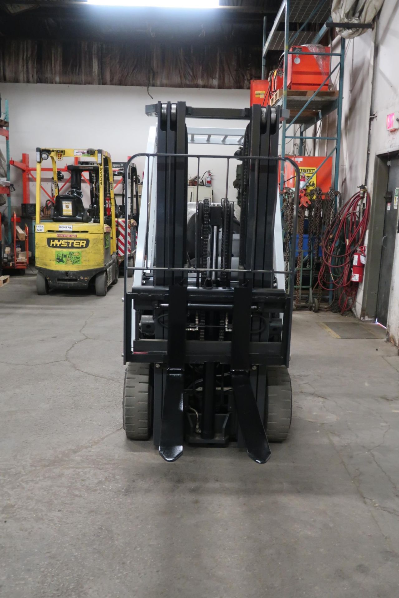 FREE CUSTOMS - 2013 Nissan Unicarrier 5000lbs Capacity Forklift with 3-stage mast - LPG (propane) - Image 2 of 2