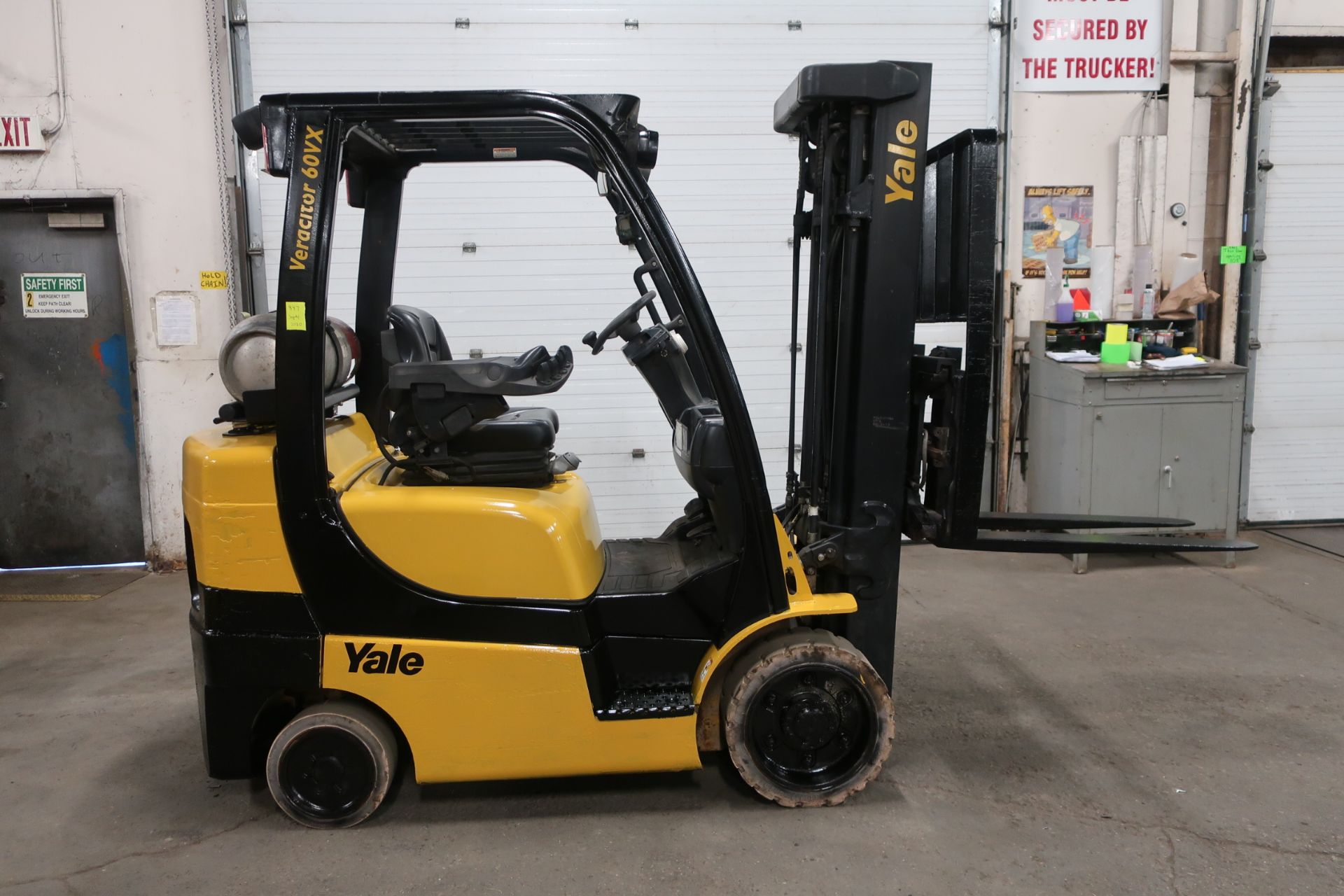 FREE CUSTOMS - 2015 Yale 6000lbs Capacity Forklift with 3-stage mast - LPG (propane) with