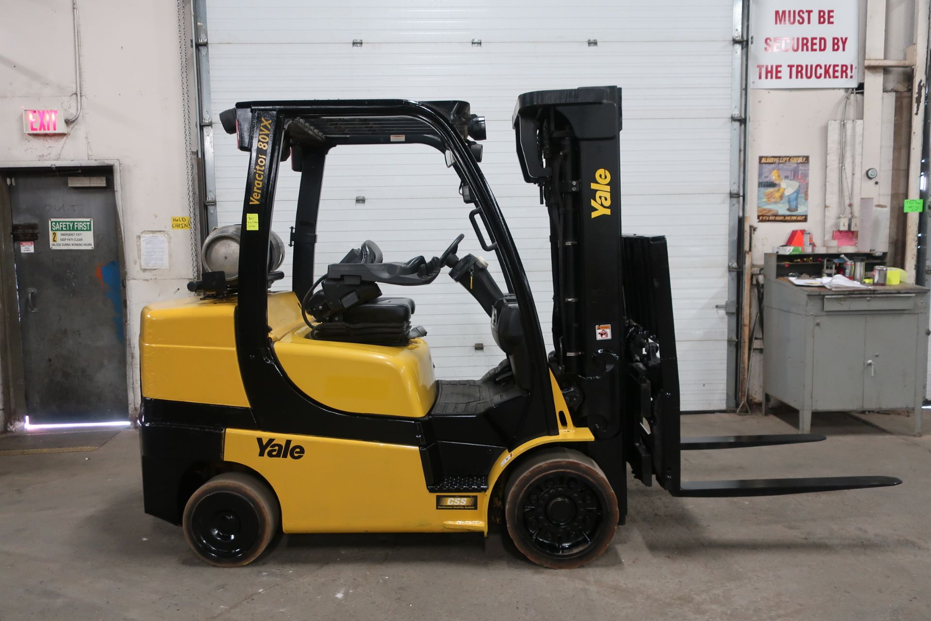 FREE CUSTOMS - 2015 Yale 8000lbs Capacity Forklift with 3-stage mast - LPG (propane) with
