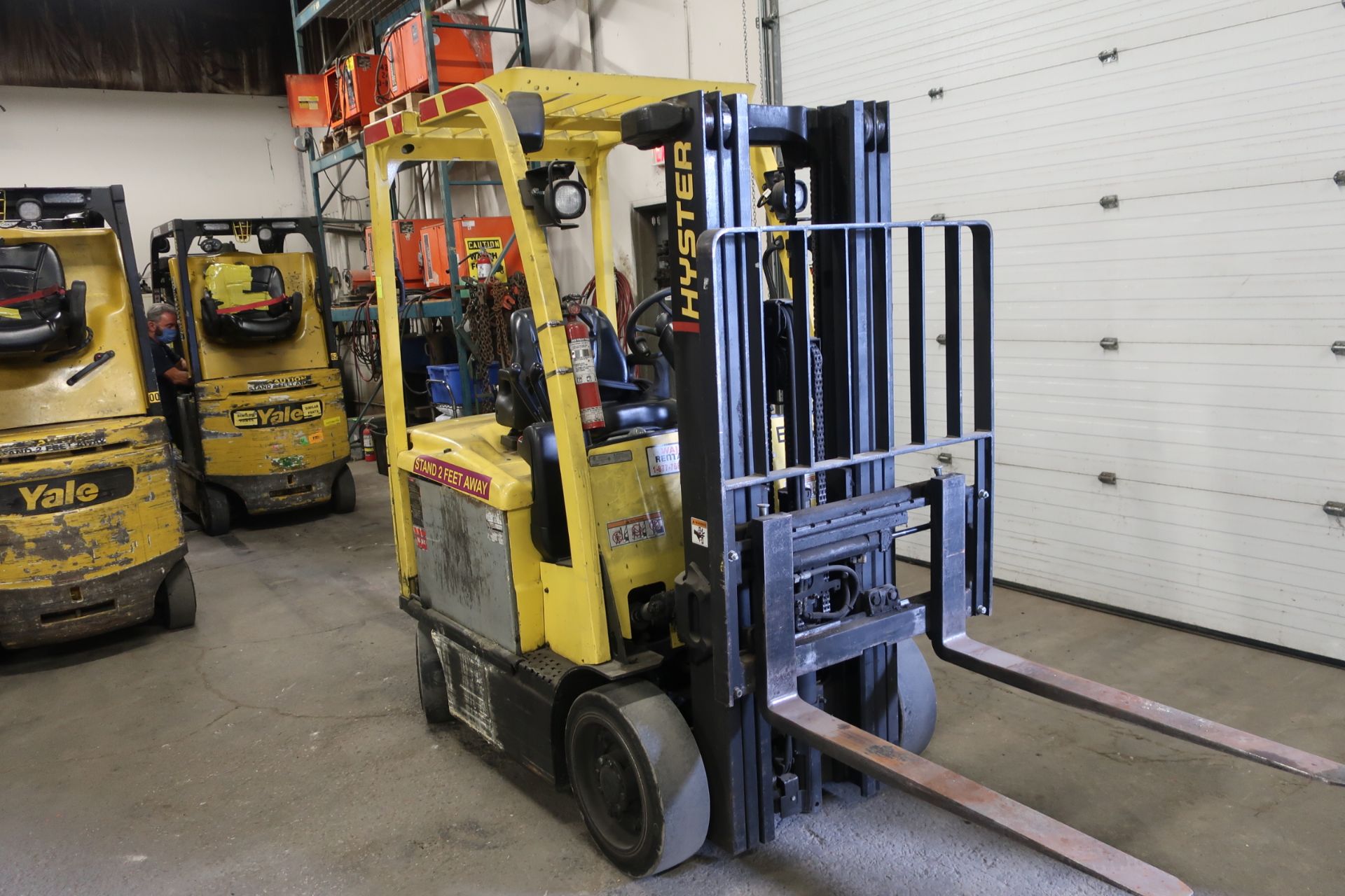 FREE CUSTOMS - 2011 Hyster 5000lbs Capacity Forklift with 3-stage mast - electric with sideshift - Image 2 of 2