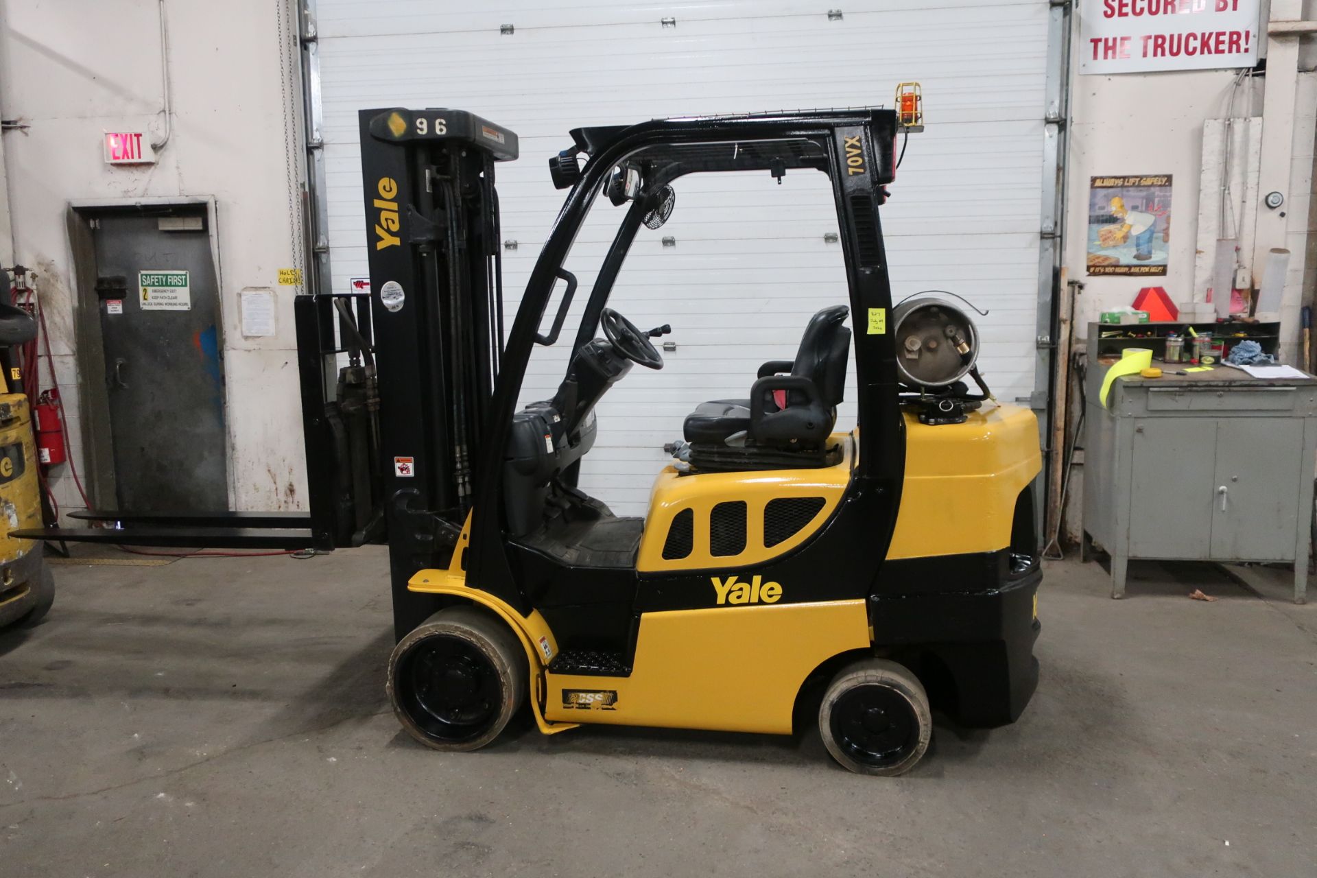 FREE CUSTOMS - 2017 Yale 7000lbs Capacity Forklift with 3-stage mast - LPG (propane) with sideshift