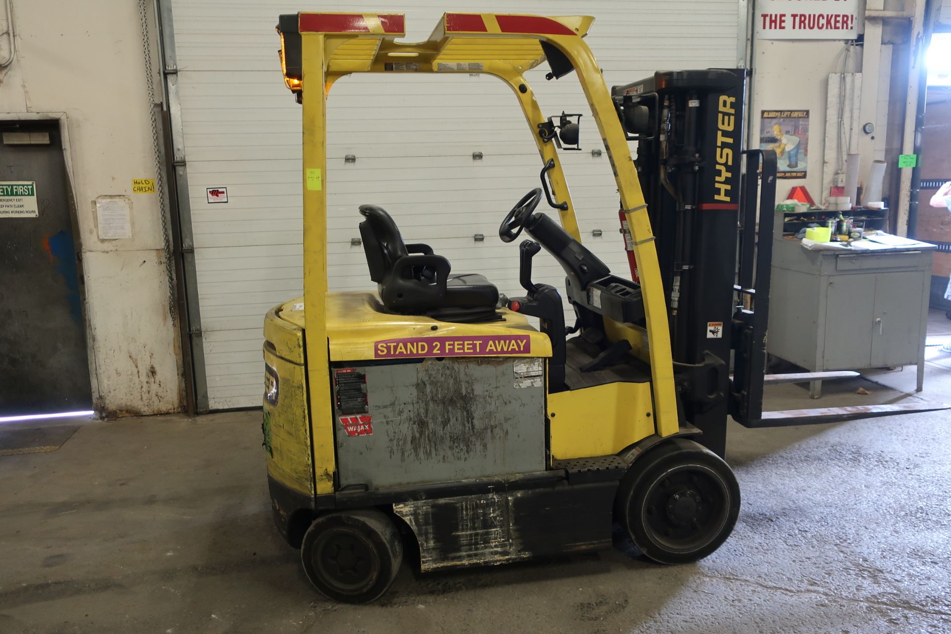 FREE CUSTOMS - 2011 Hyster 5000lbs Capacity Forklift with 3-stage mast - electric with sideshift