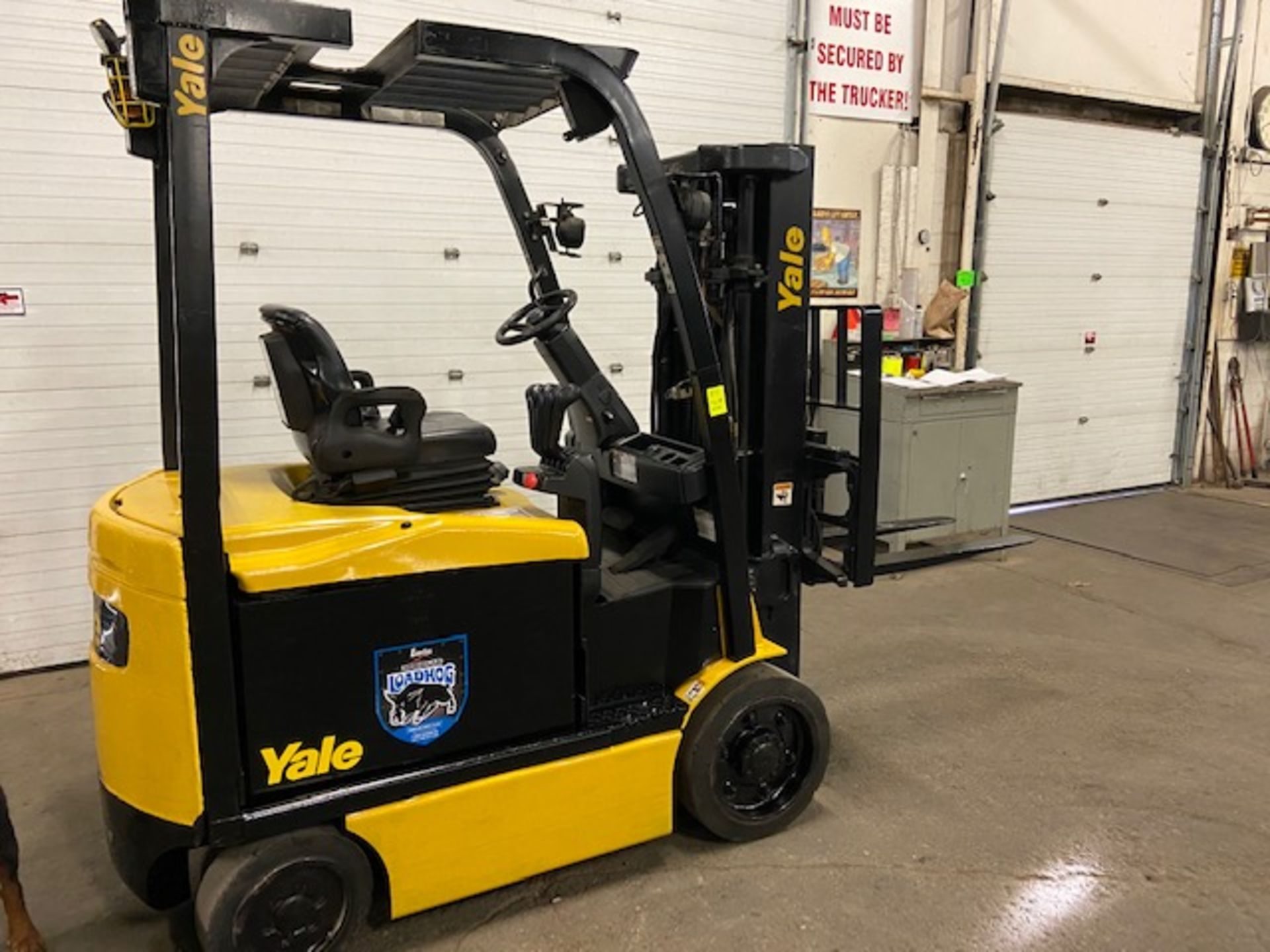 FREE CUSTOMS - 2012 Yale 5000lbs Capacity Forklift with 3-stage mast - electric with sideshift