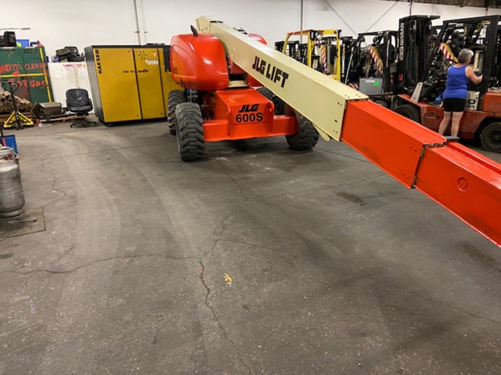 MINT JLG model 600S Boom Lift with 60' platform height with 4x4 NICE MACHINE with LOW hours - Image 4 of 5