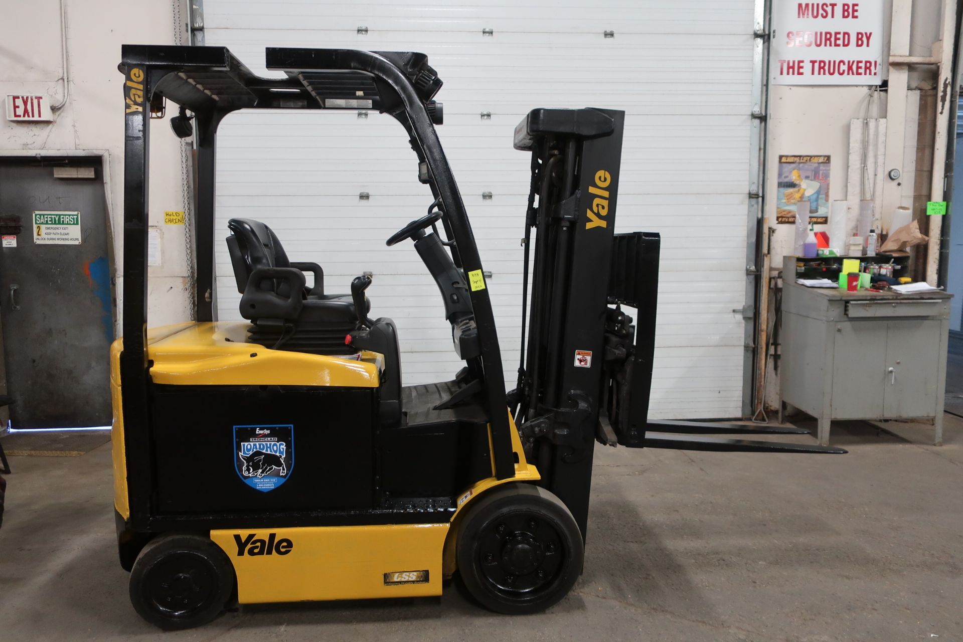 FREE CUSTOMS - 2014 Yale 5000lbs Capacity Forklift with 3-stage mast & fork positioner - electric