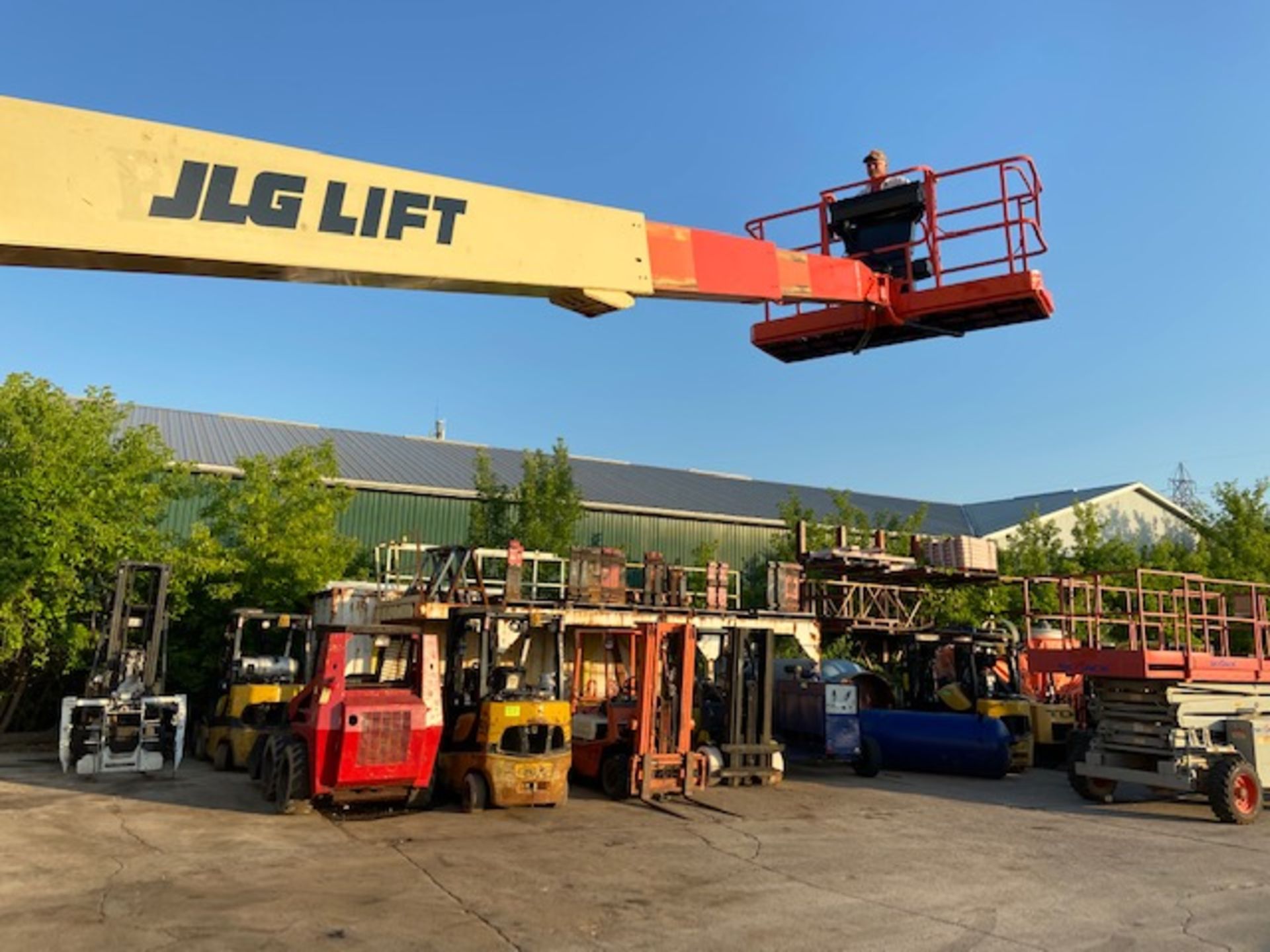 MINT JLG model 600S Boom Lift with 60' platform height with 4x4 NICE MACHINE with LOW hours - Image 5 of 5