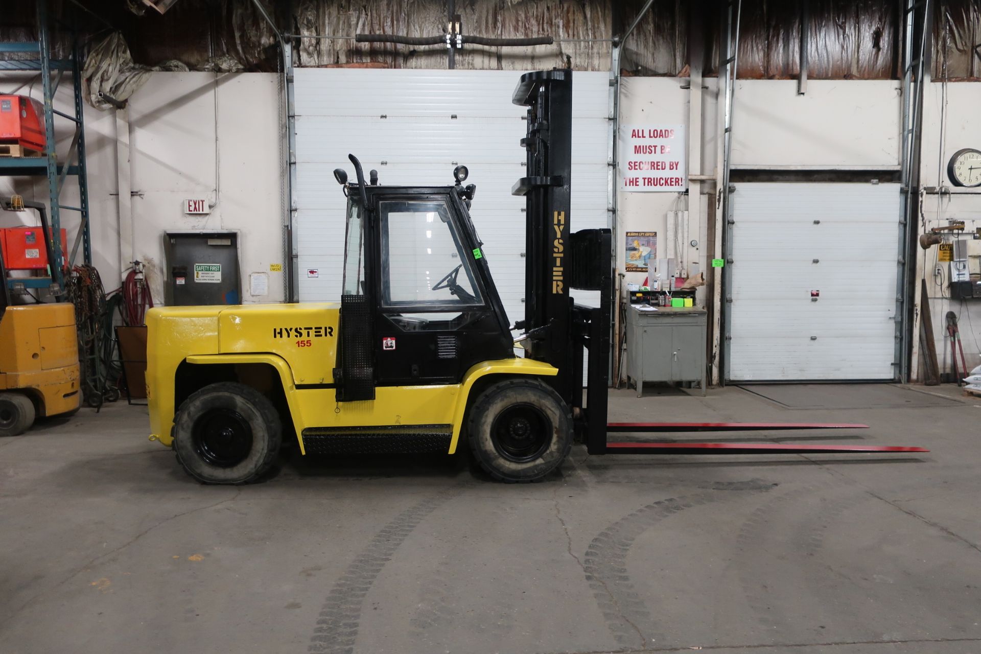 FREE CUSTOMS - Hyster 15500lbs Capacity OUTDOOR Forklift Diesel with sideshift DUAL FRONT TIRES