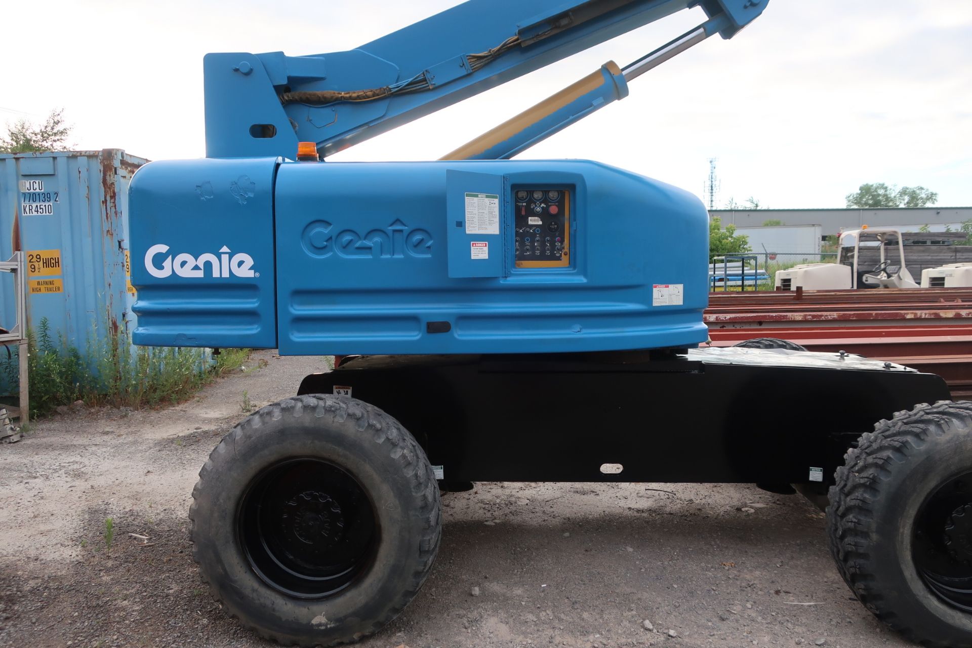 MINT Genie Zoom Boom Lift model S80 with 80' height 4x4 with extendable axles and LOW HOURS - Image 2 of 6