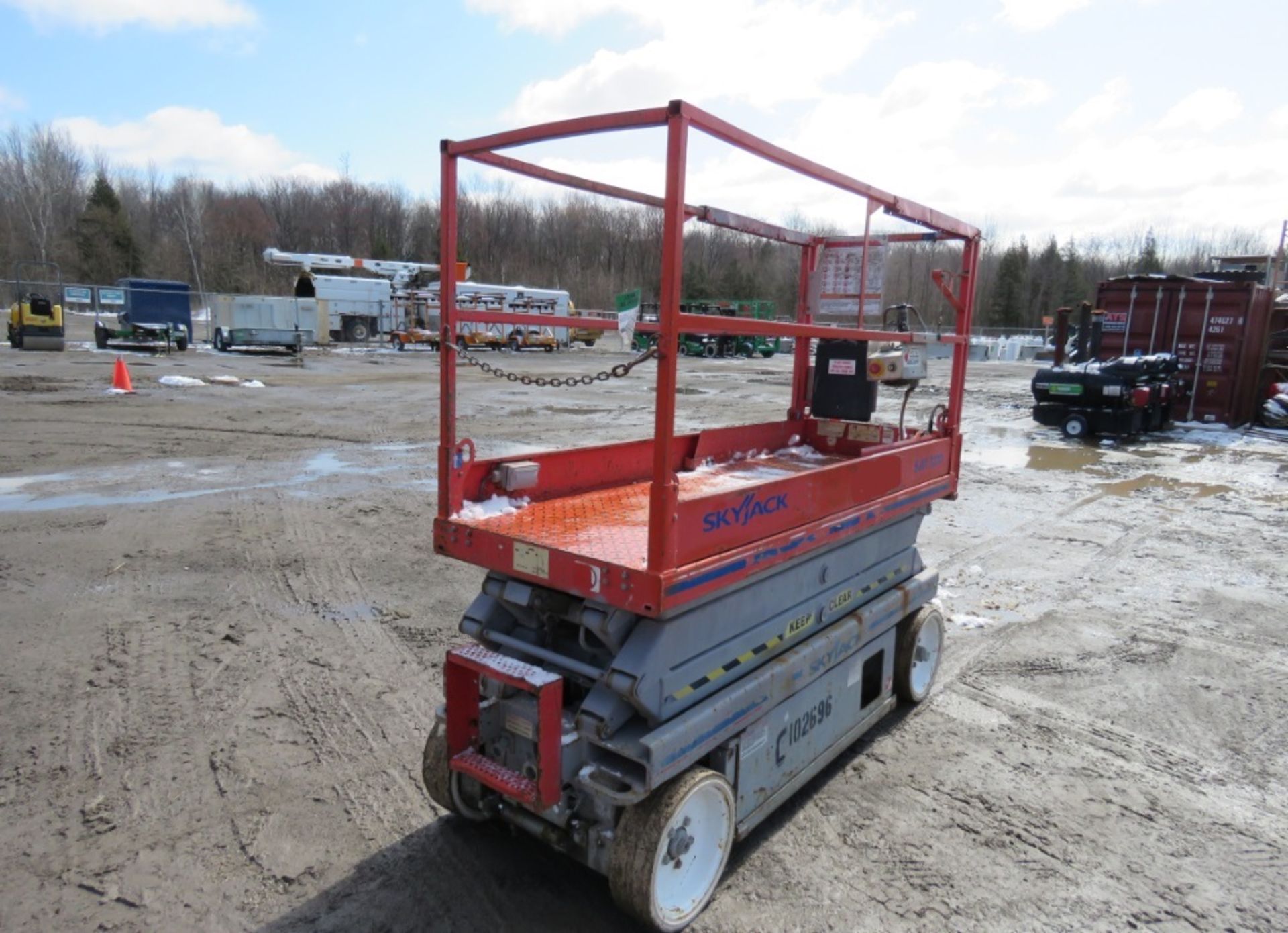 SkyJack III Electric Scissor Lift model 3220 - 20 feet lift, 32 inch width deck with pendant - Image 3 of 3