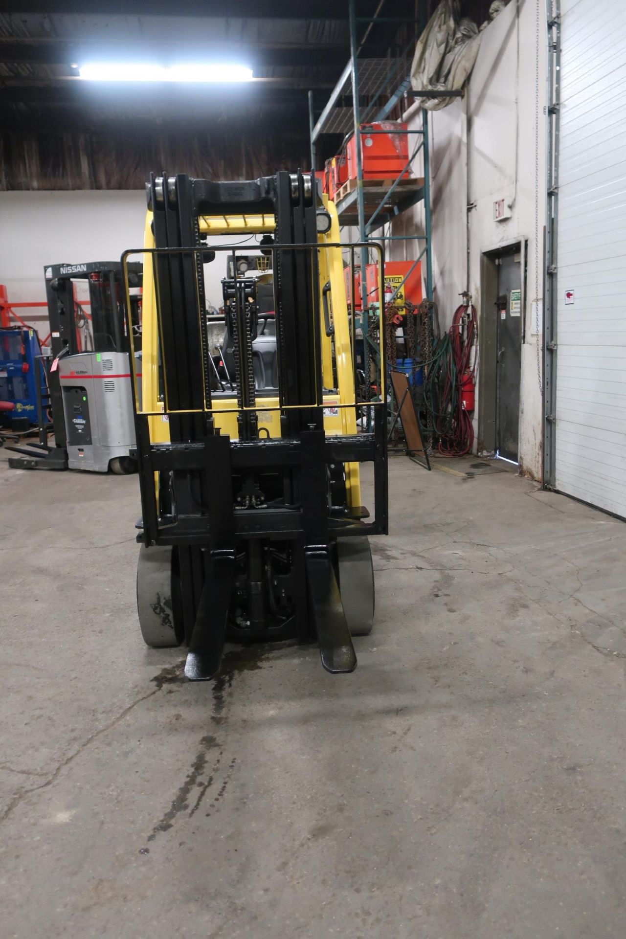 FREE CUSTOMS - 2014 Hyster 5000lbs Capacity Forklift with 3-stage mast - LPG (propane) w sideshift - Image 2 of 2