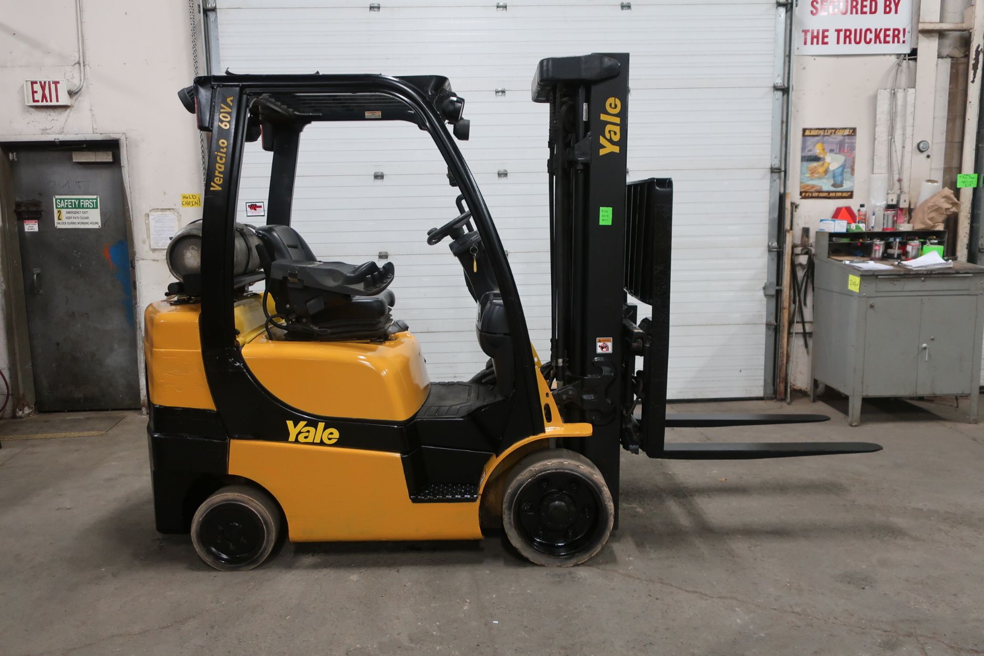 FREE CUSTOMS - 2015 Yale 6000lbs Capacity Forklift with 3-stage mast - LPG (propane) with sideshift