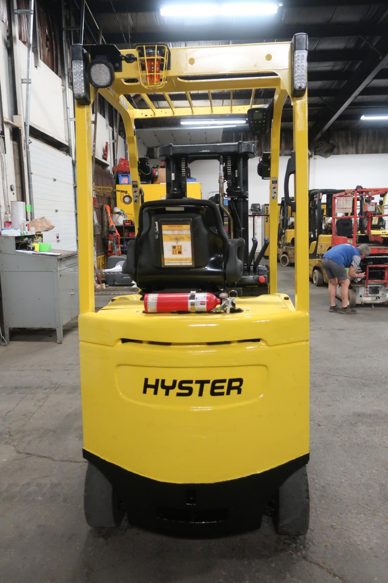 FREE CUSTOMS - 2012 Hyster 5000lbs Capacity Forklift with 3-stage mast - electric with sideshift - Image 3 of 3