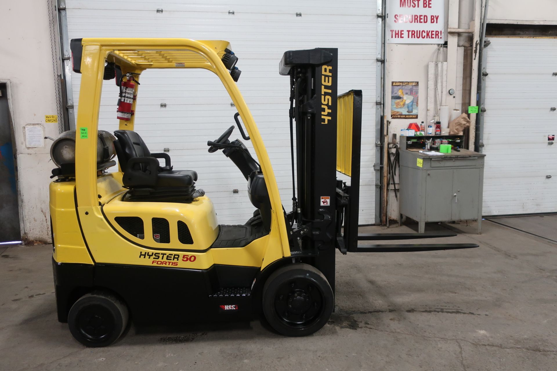 FREE CUSTOMS - 2014 Hyster 5000lbs Capacity Forklift with 3-stage mast - LPG (propane) w sideshift