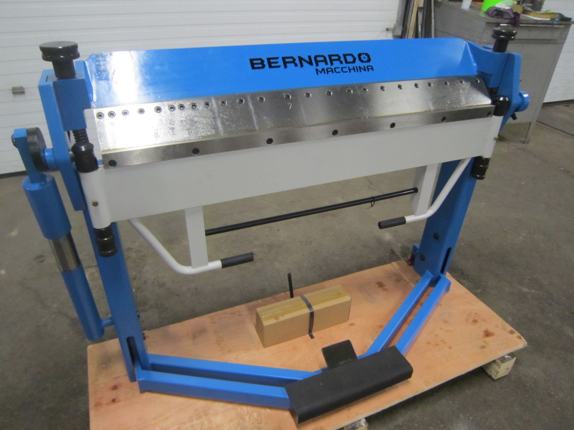 Bernardo Box & Pan / Hand Brake - 48" capacity working width & 2.5mm capacity plate thickness MINT