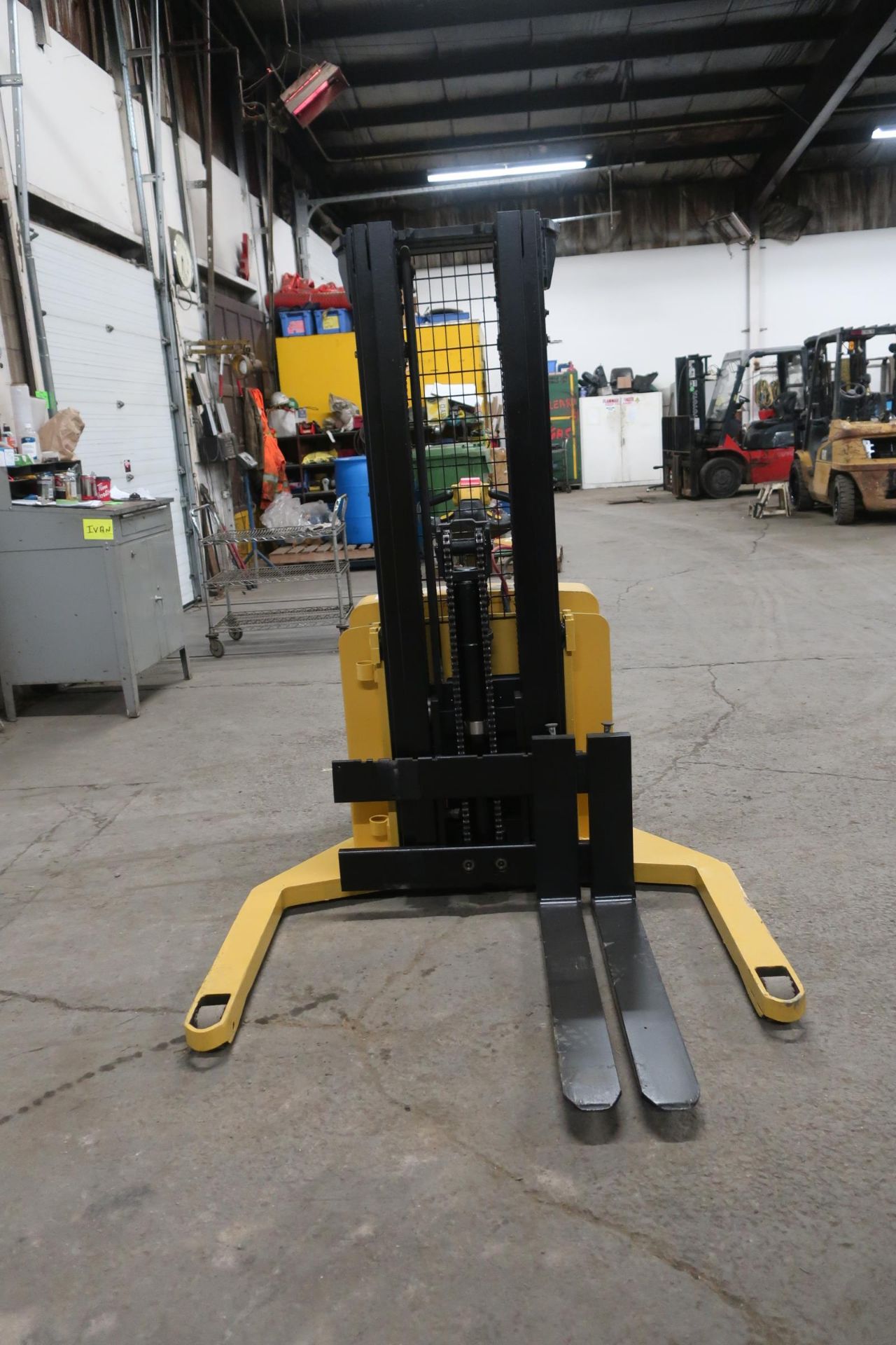 Yale Walk Behind Powered Pallet Lifter Walkie electric 24V unit - Image 2 of 3
