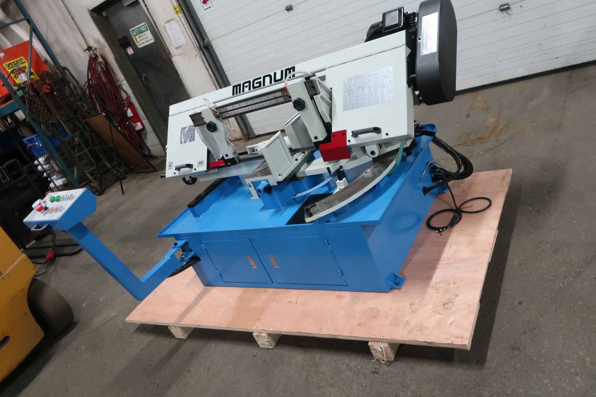 Magnum BS-1018 Horizontal Band Saw - 18" X 10" inch CUTTING CAPACITY - MINT & UNUSED 220V - Image 3 of 5