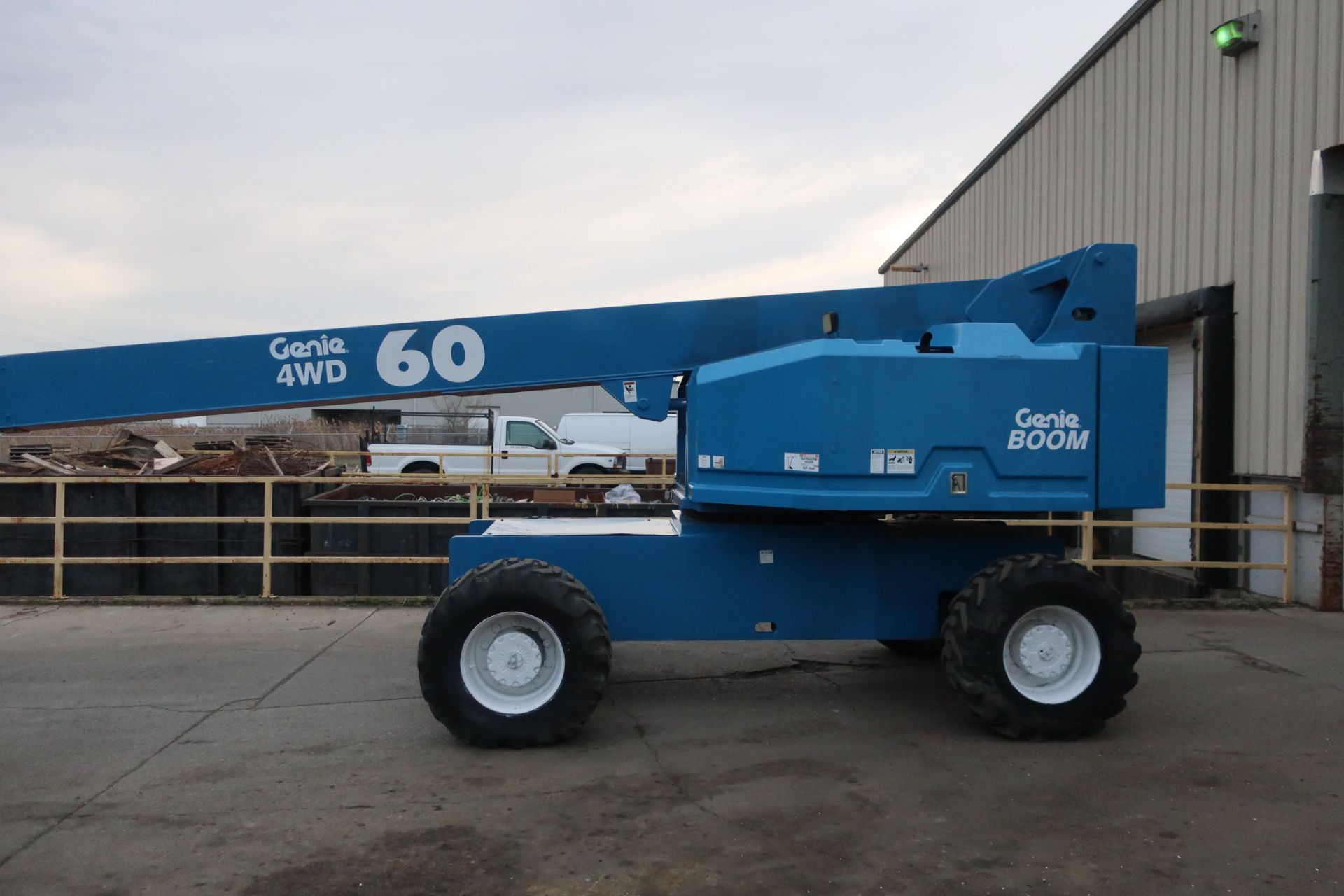 MINT Genie Zoom Boom Lift model S60 with 60' height 4x4 with extendable axles with 4WD with LOW - Image 2 of 4