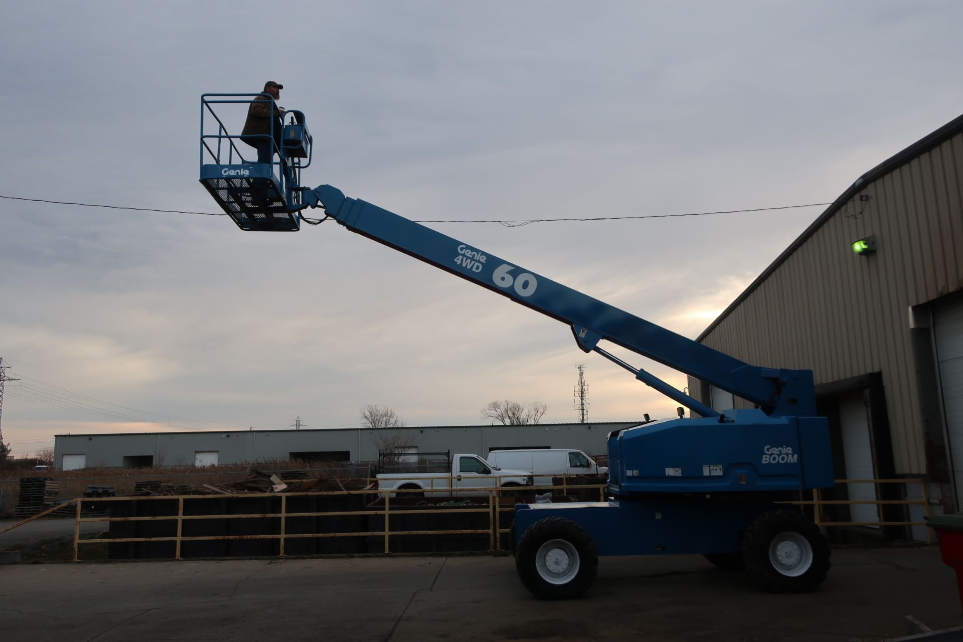 MINT Genie Zoom Boom Lift model S60 with 60' height 4x4 with extendable axles with 4WD with LOW - Image 3 of 4