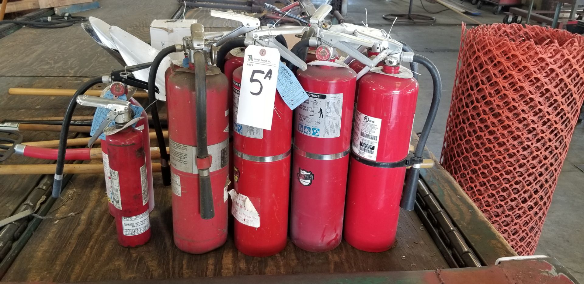 (Lot) Expired fire extinguishers