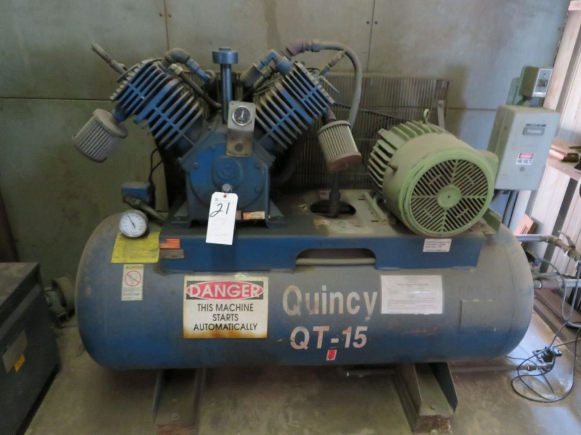 Quincy mod. QT-15, 15hp Tank Mtd. Air Compressor