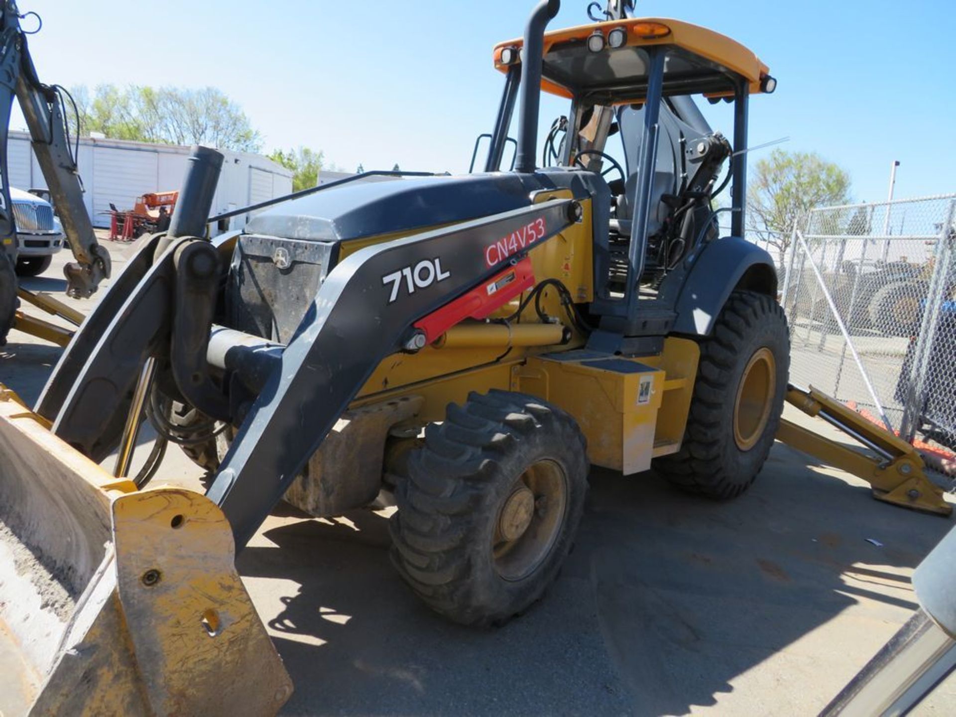 (2018) John Deere mod. 710L Backhoe Loader Net Power 110KW (148hp) at 2,240 RPM, Max Standard - Image 5 of 10