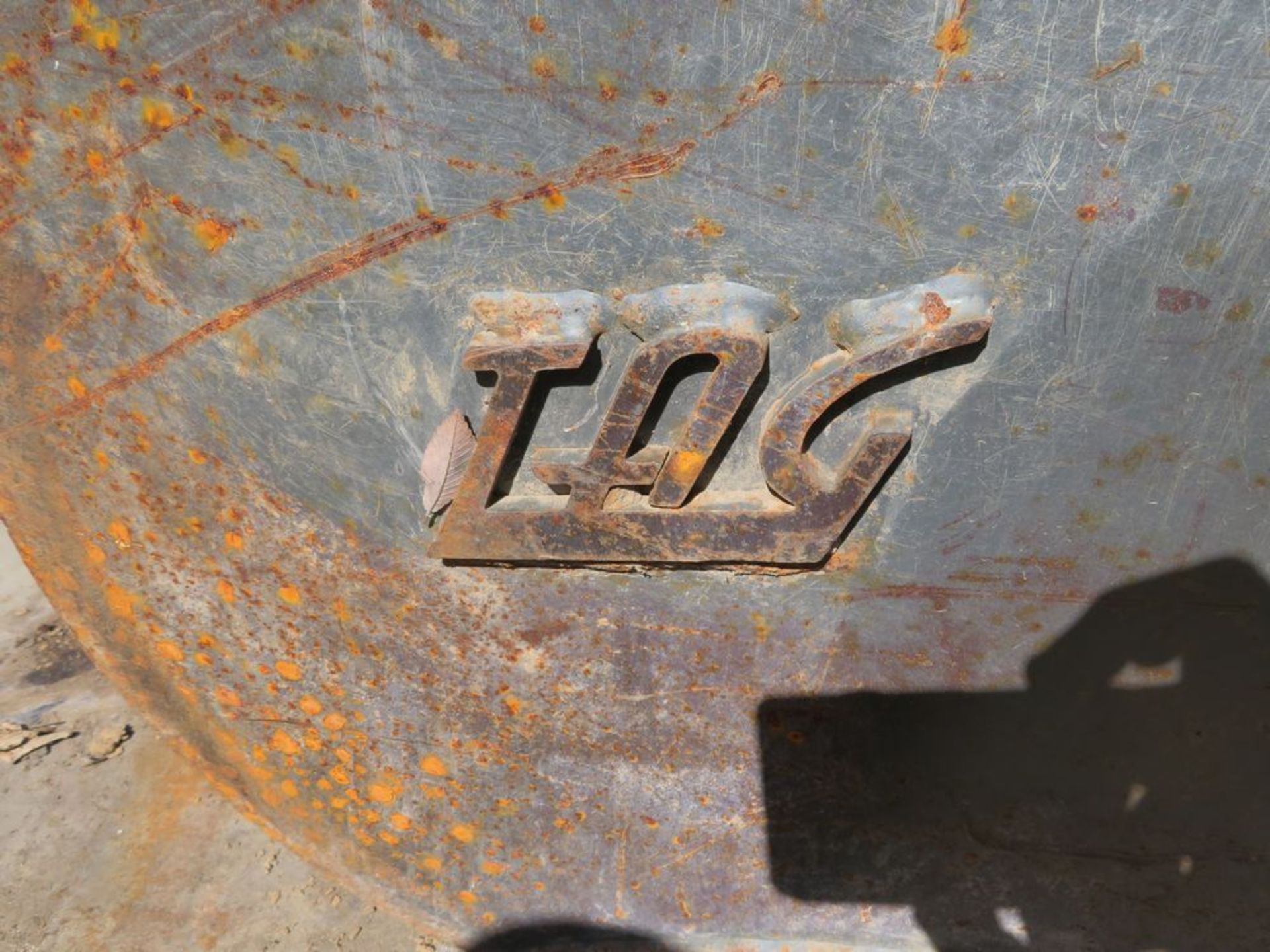 (2017) Tag 18" Bucket w/ Teeth for Lot 7-9 (JD310SL), 21-22 (JD85G) - Image 3 of 3