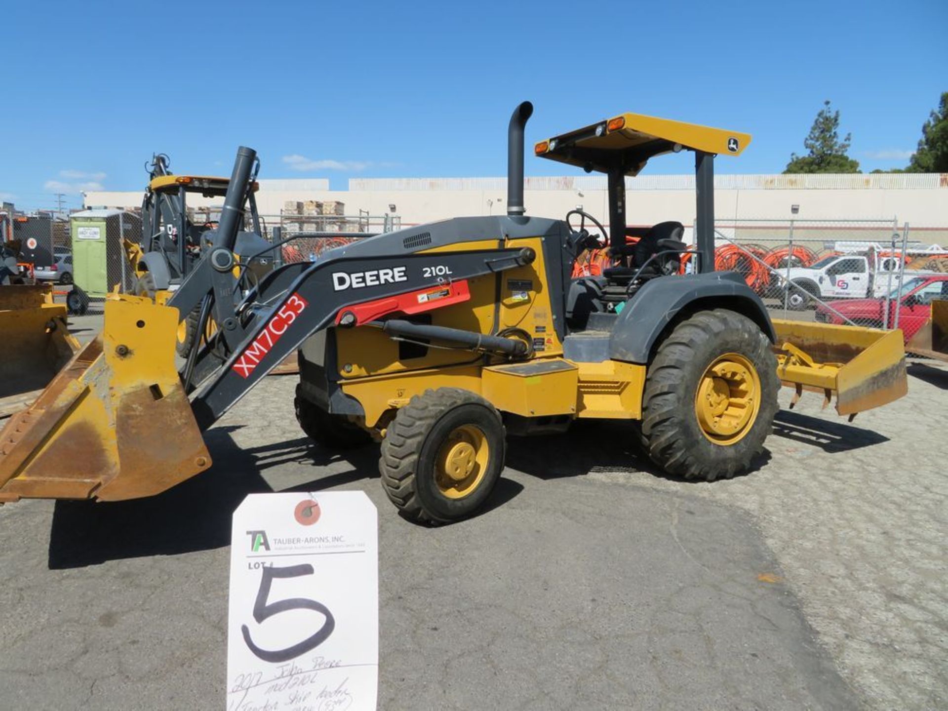 (2017) John Deere mod. 210L, Tractor Skip Loader, Net Power 69KW (93hp), Operating Weight 11, - Image 3 of 8