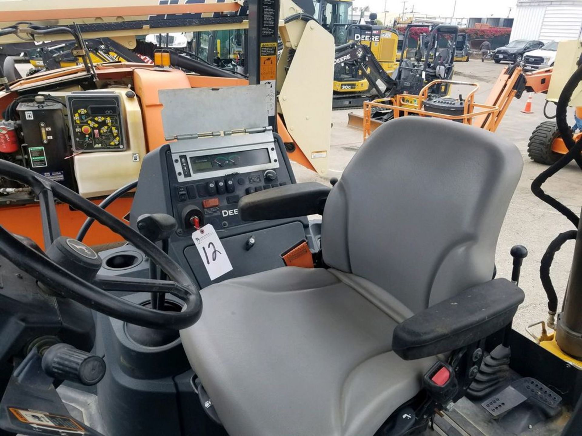 (2018) John Deere mod. 310L Backhoe Loader Net Power 69KW (93hp) at 2,240 RPM, Max Standard - Image 2 of 10