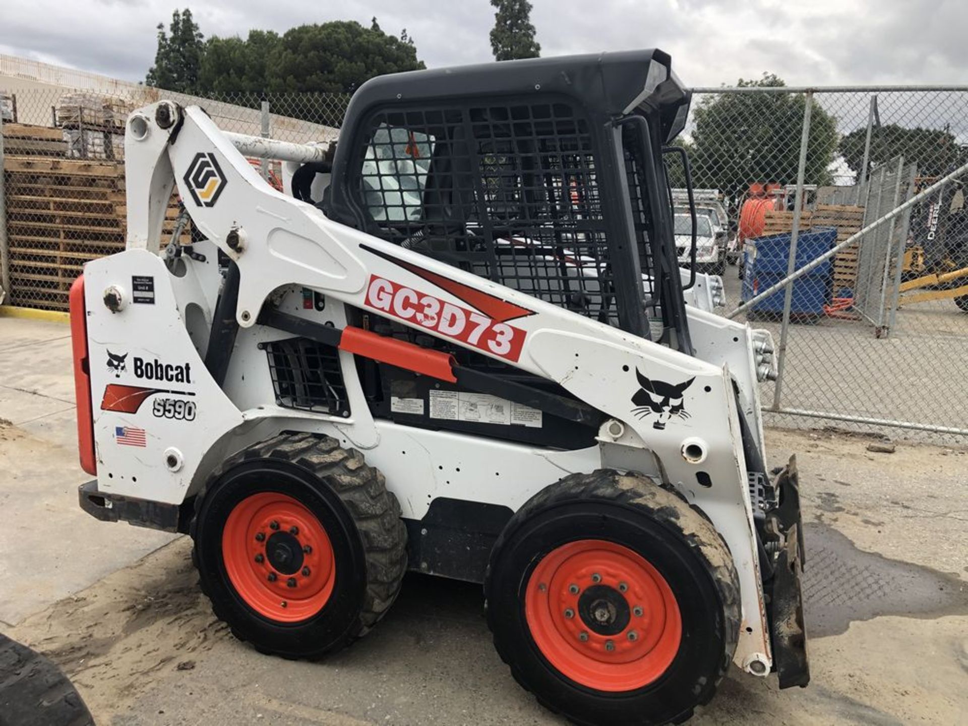 (2017) Bobcat mod. S590, Skid Steer Loader Diesel, 66hp, Rated Operating Cap. (ISO) 2,100lb.,