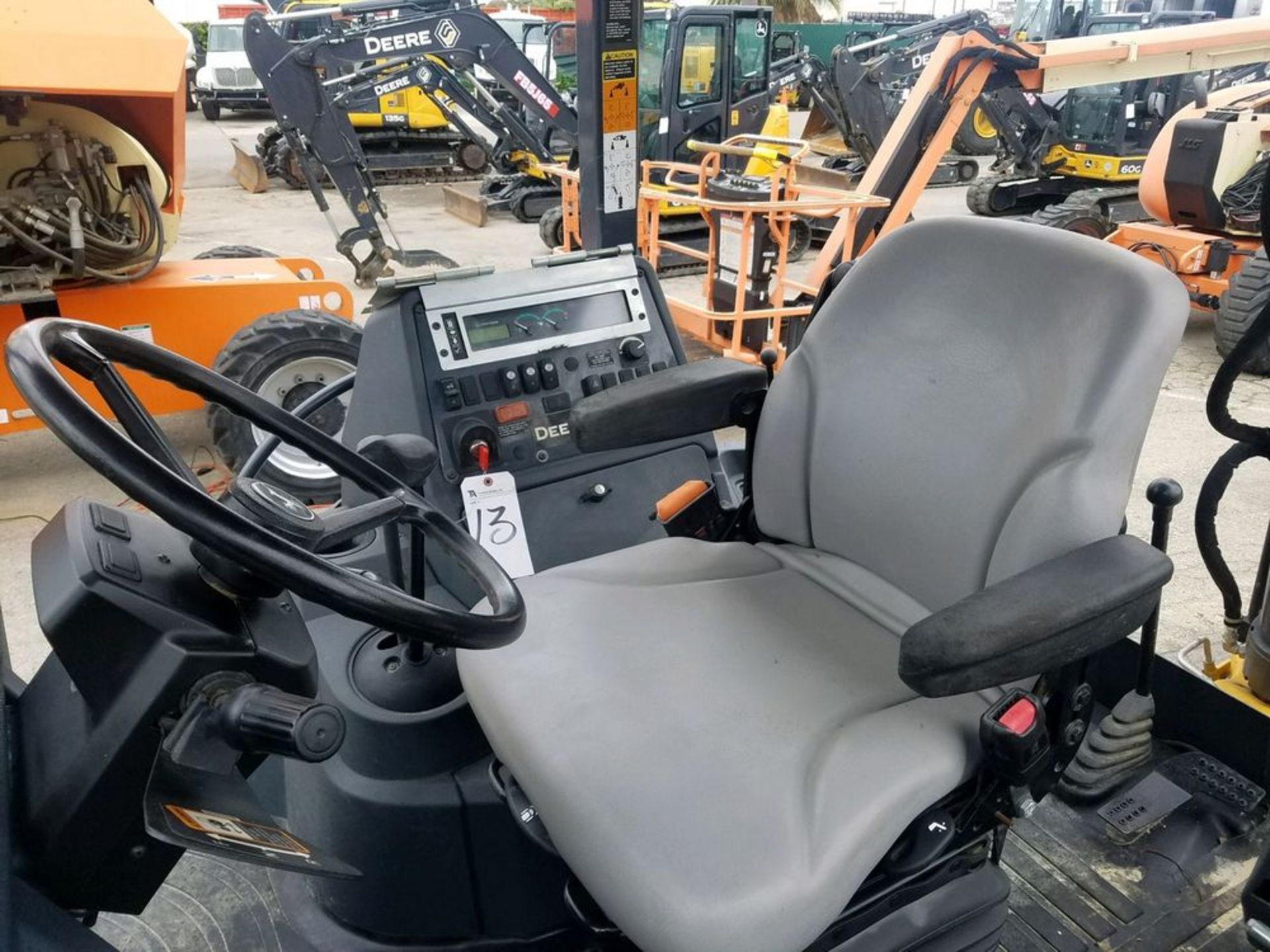 (2018) John Deere mod. 310L Backhoe Loader Net Power 69KW (93hp) at 2,240 RPM, Max Standard - Image 2 of 11