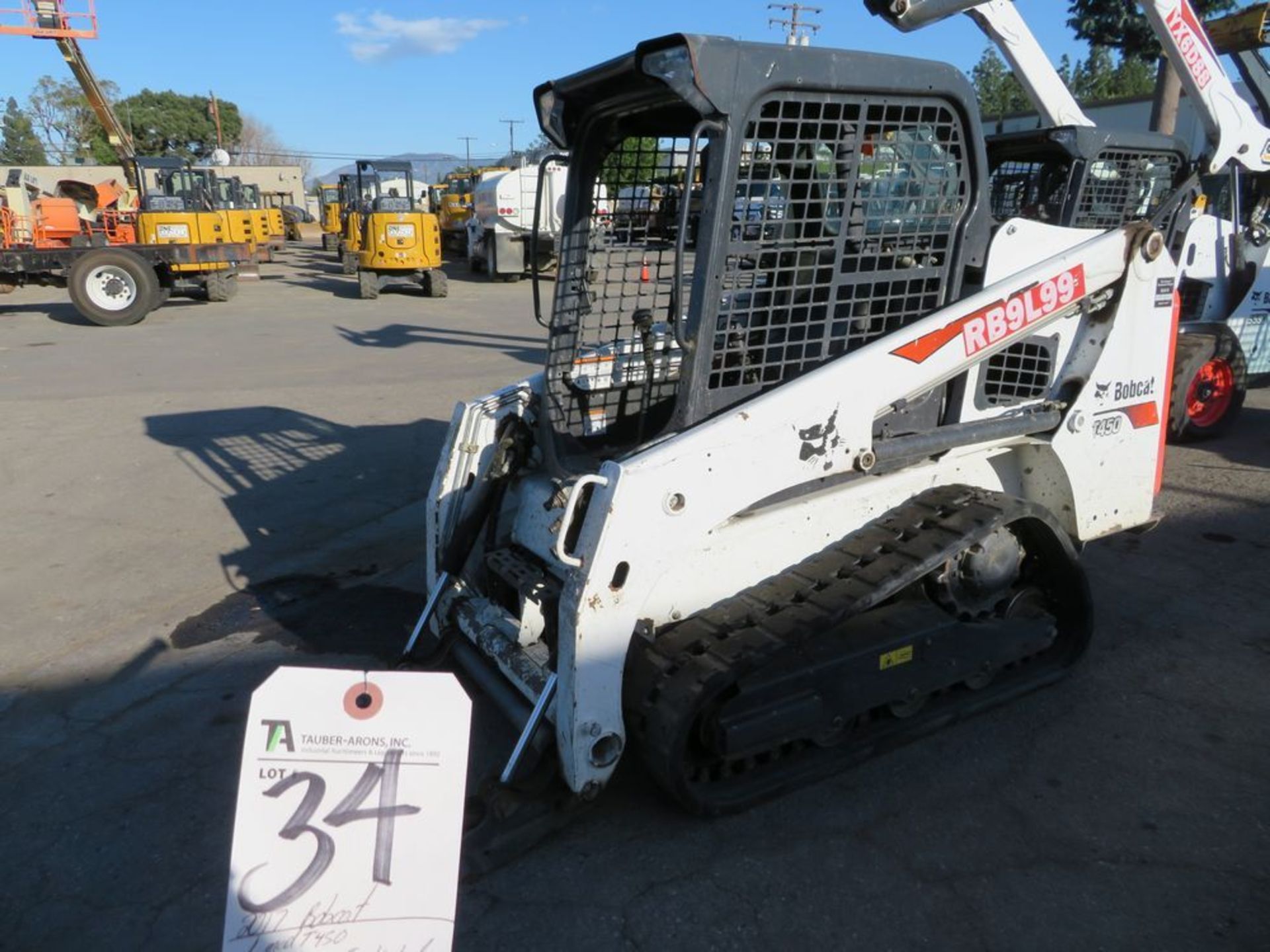 (2017) Bobcat mod. T450, Skid Steer Track Loader, Diesel, 61.1hp, Rated Operating Cap. (ISO), 1, - Image 3 of 10