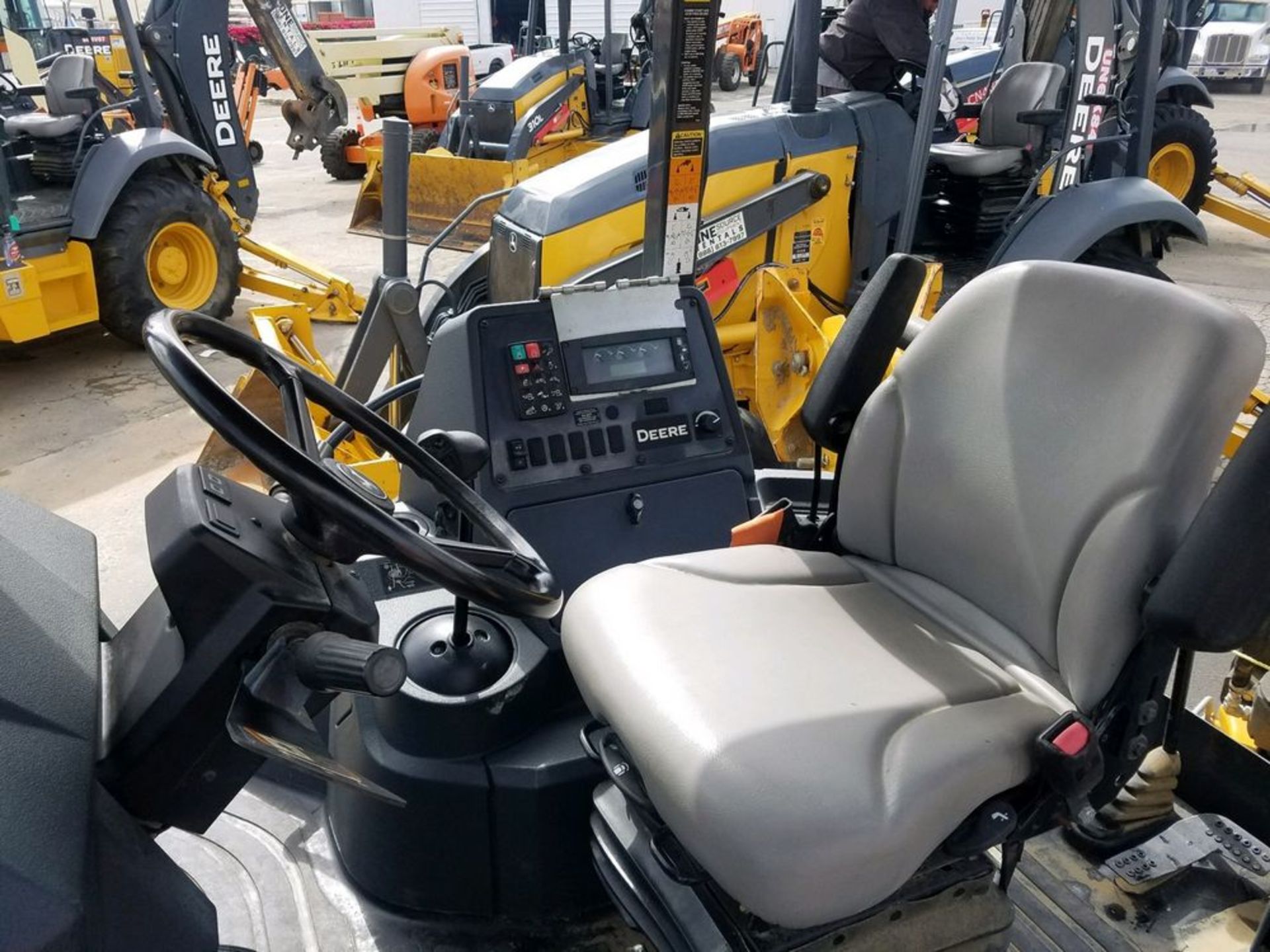 (2017) John Deere mod. 310SL Backhoe Loader Net Power 74KW (99hp) at 2,240 RPM, Max Standard - Image 2 of 10