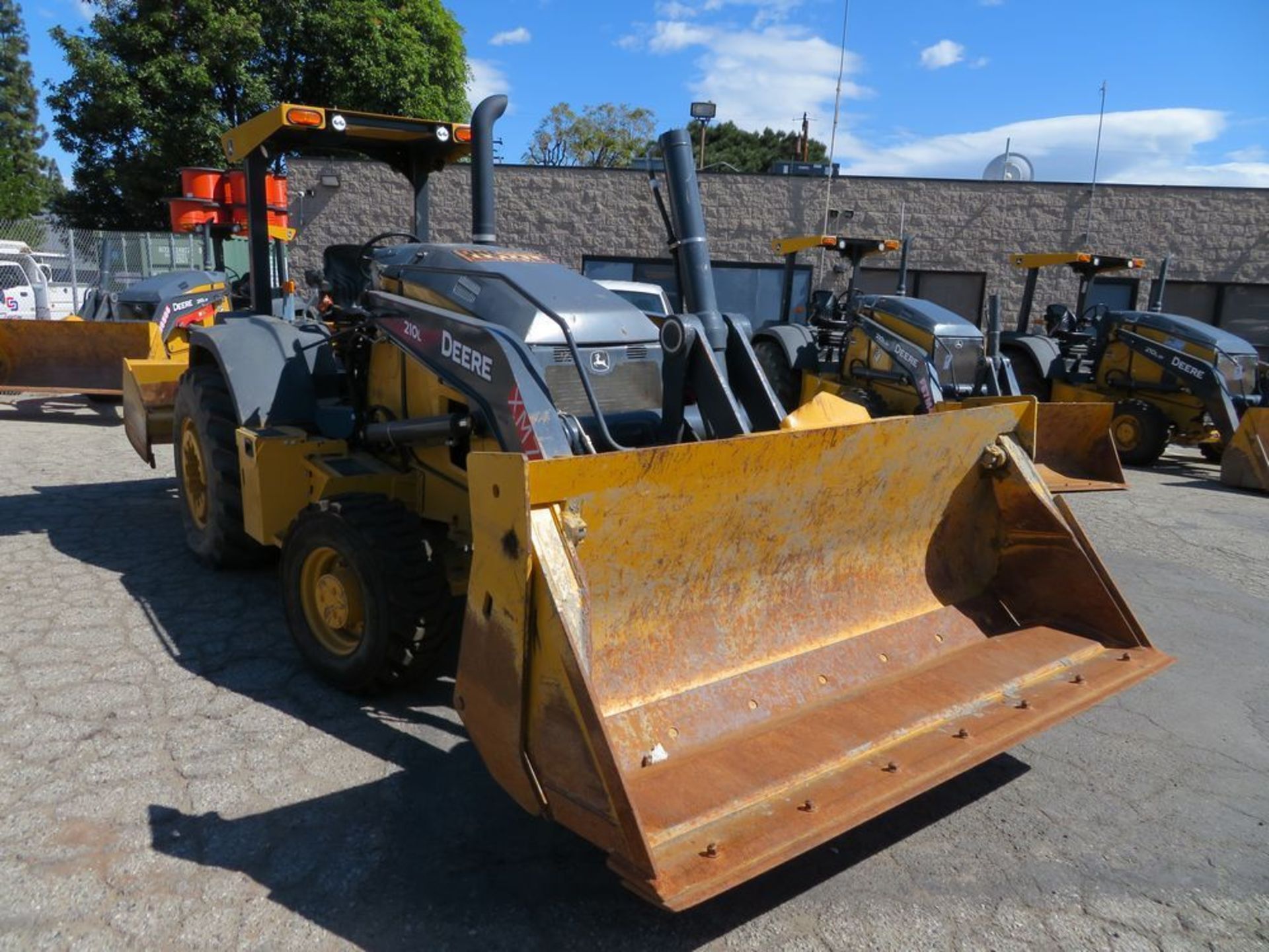 (2017) John Deere mod. 210L, Tractor Skip Loader, Net Power 69KW (93hp), Operating Weight 11, - Image 4 of 8