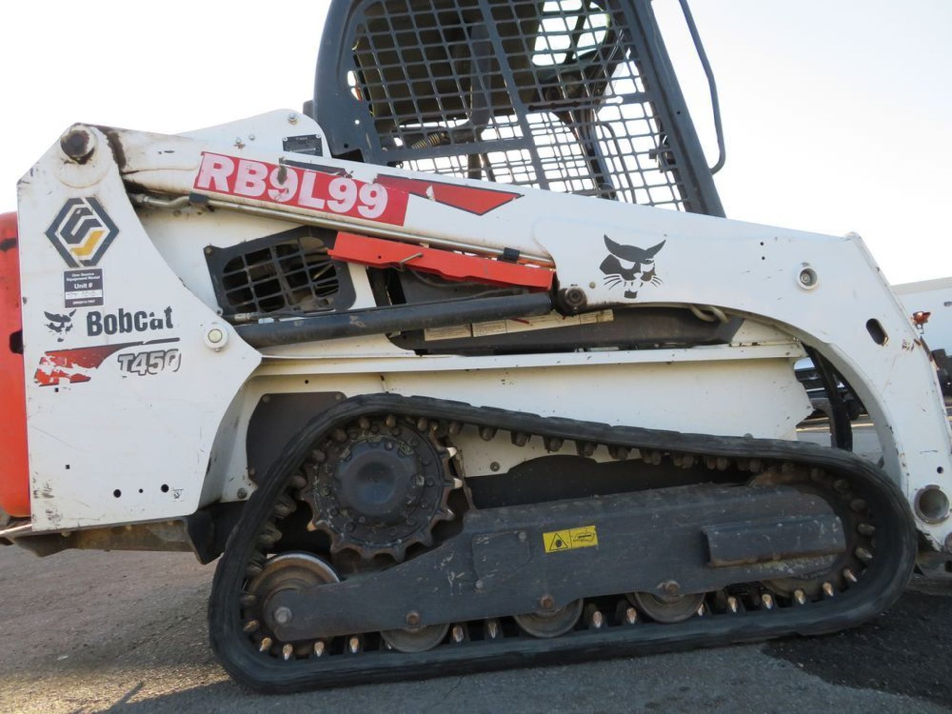 (2017) Bobcat mod. T450, Skid Steer Track Loader, Diesel, 61.1hp, Rated Operating Cap. (ISO), 1, - Image 6 of 10