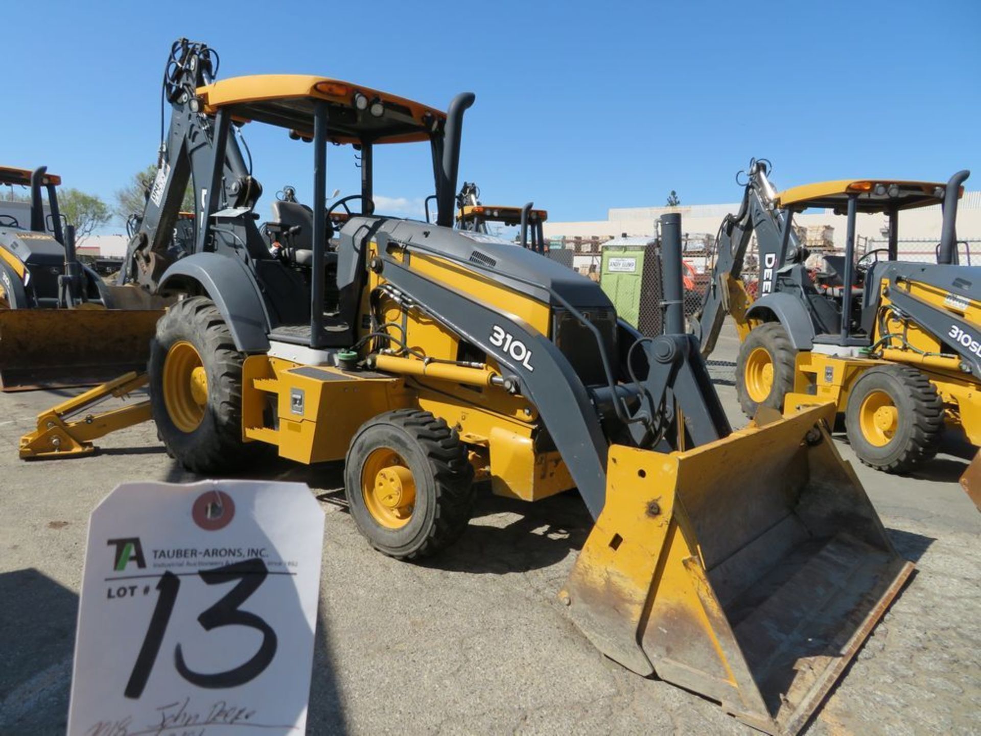 (2018) John Deere mod. 310L Backhoe Loader Net Power 69KW (93hp) at 2,240 RPM, Max Standard - Image 3 of 11