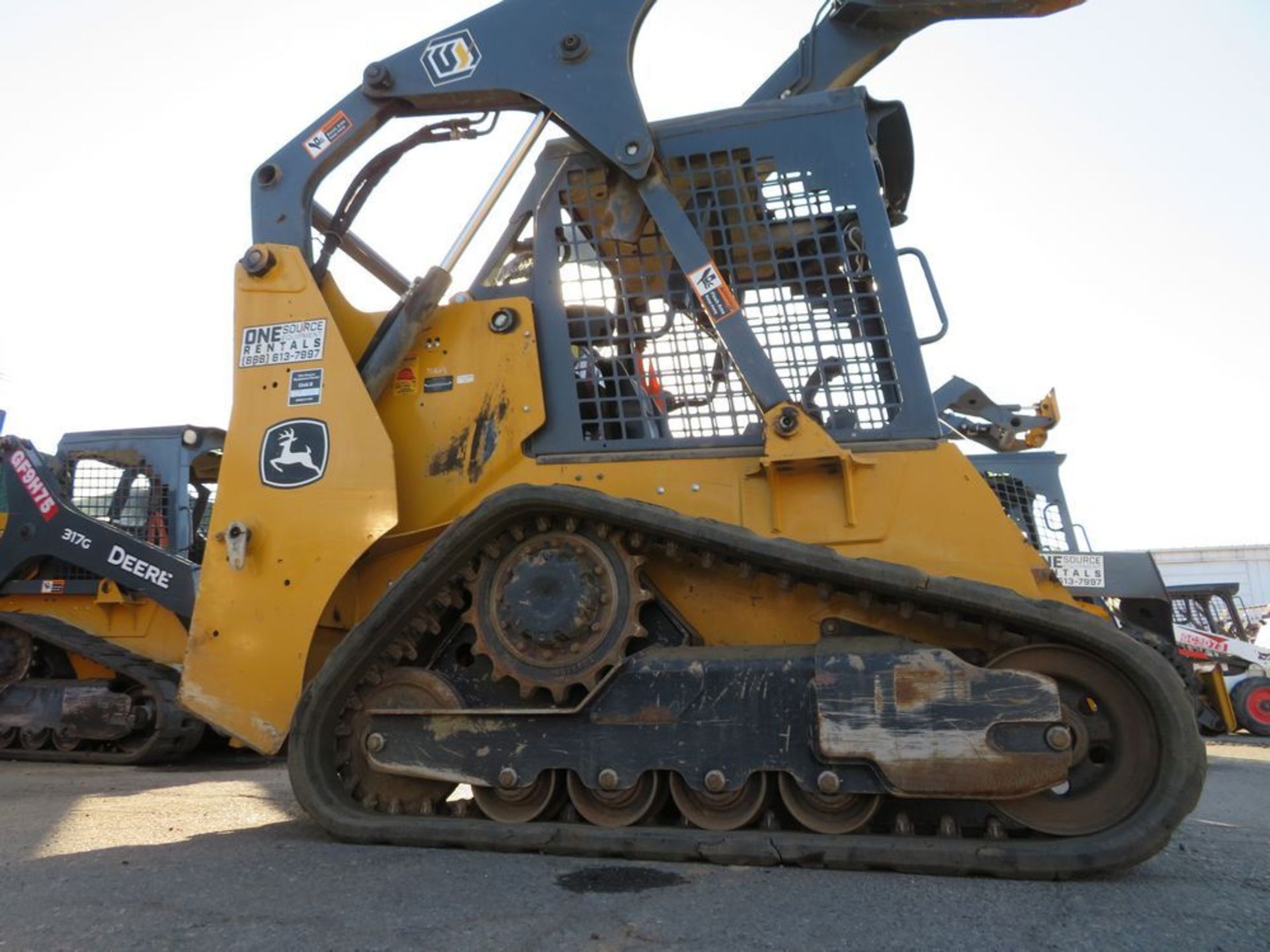 (2017) John Deere mod. 317G, Skid Steer Loader Rated Operated Cap. 9.651KG, 2.125lb Gross, HP 48.5 - Image 6 of 10