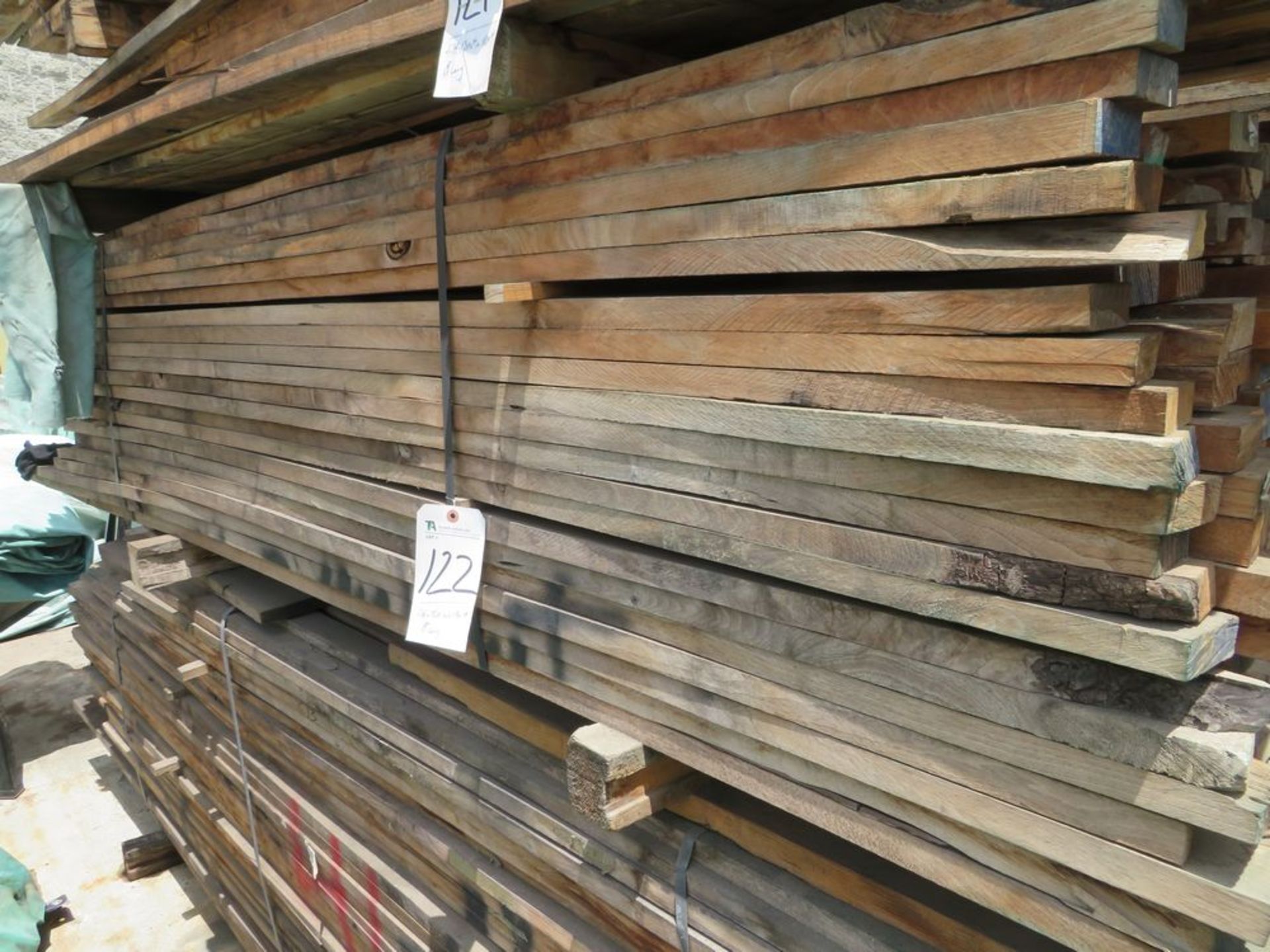 (Lot) Hickory 2 ½'' x 12 Pcs. Wide x 19 Pcs.