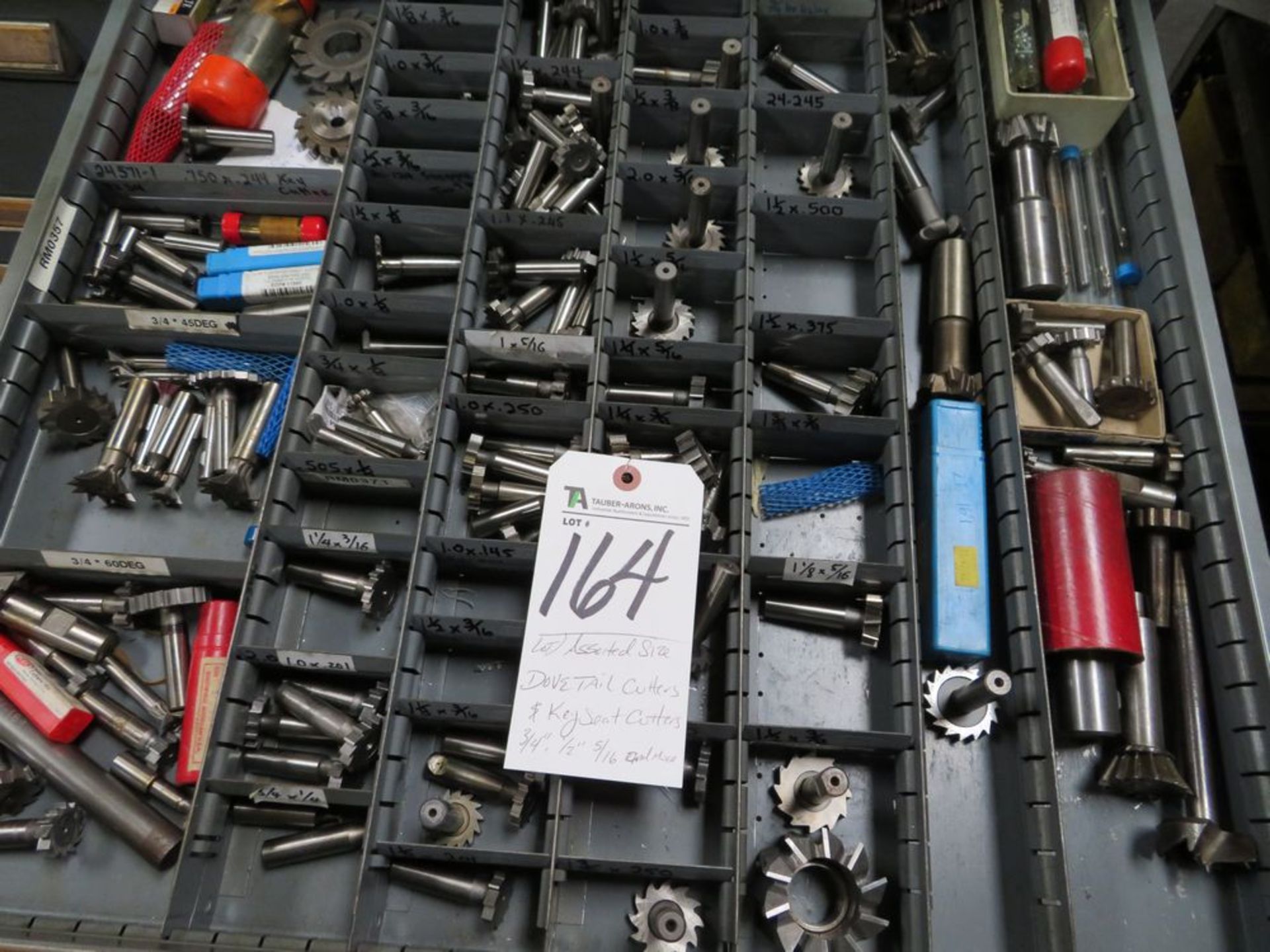 (Lot) Assorted Size Dovetail Cutters & Key Seat Cutters, 3/4'', ½'', 5/16'' & More (No Drawer)