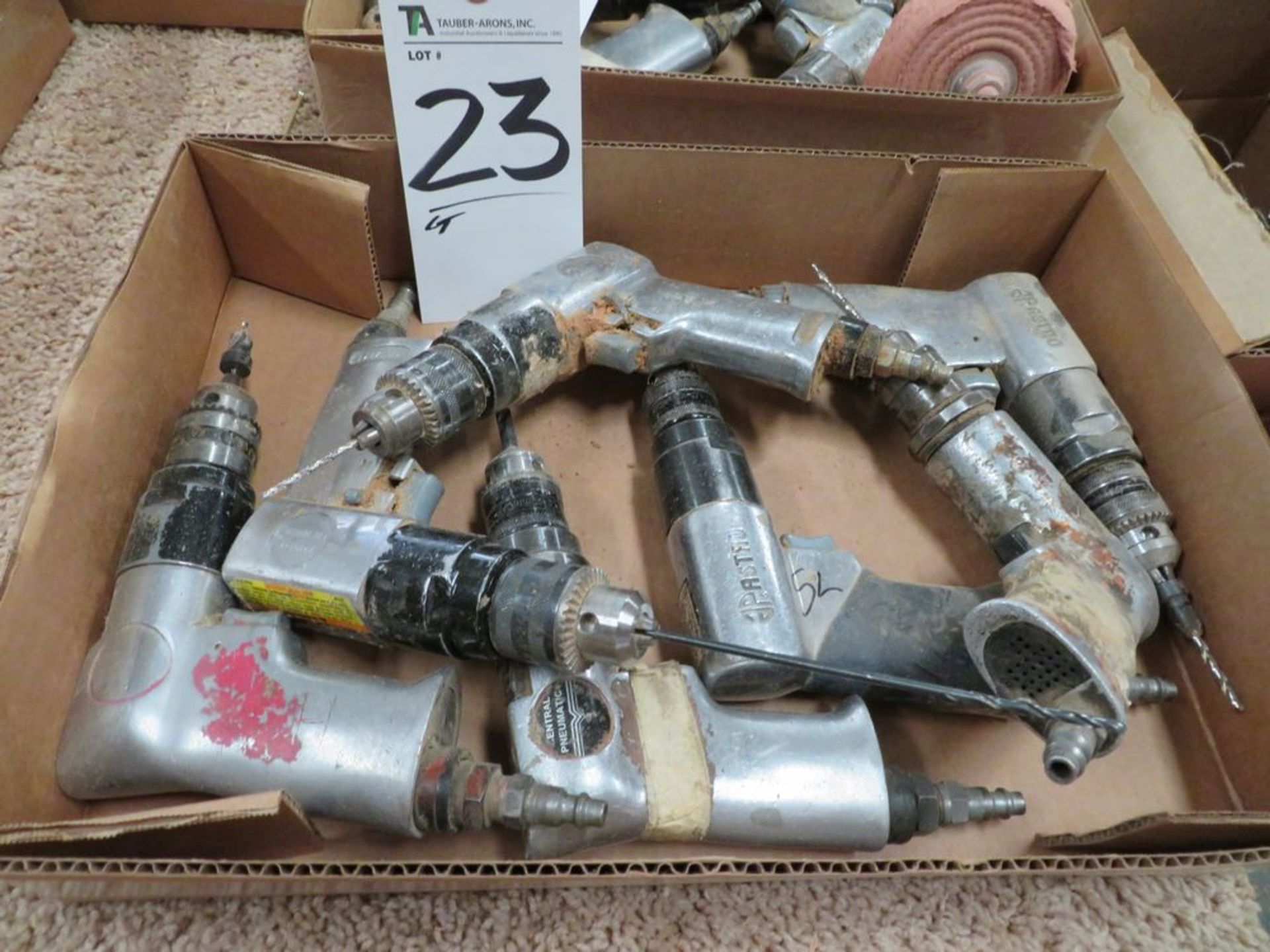 (Lot) (6) Pneumatic Drills