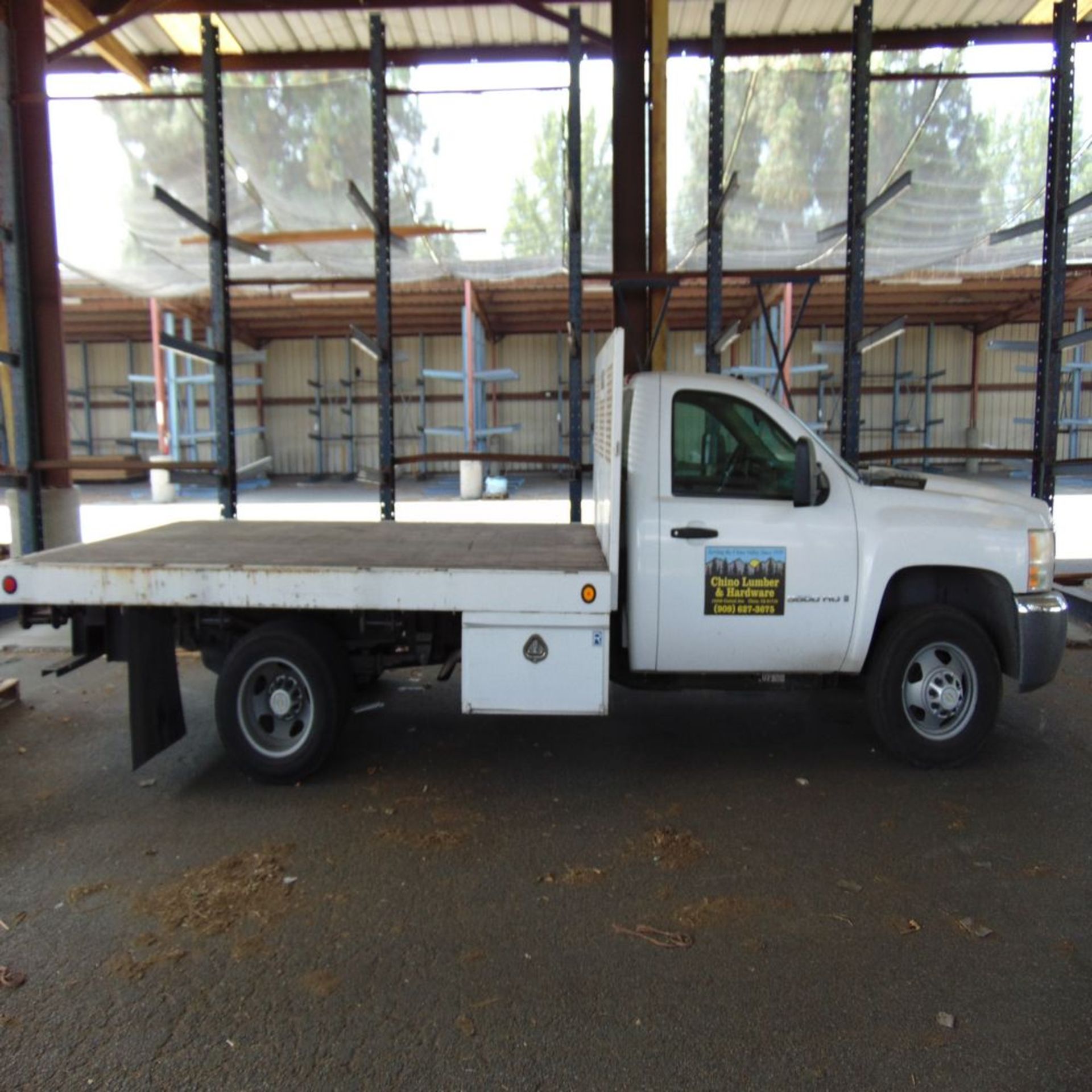 (2008) GM mod. 3500 HD Vartec 6.0 Liter, 12' Stake Bed Truck, Miles: 57,201, Lic: 8U52131; VIN: - Image 2 of 6