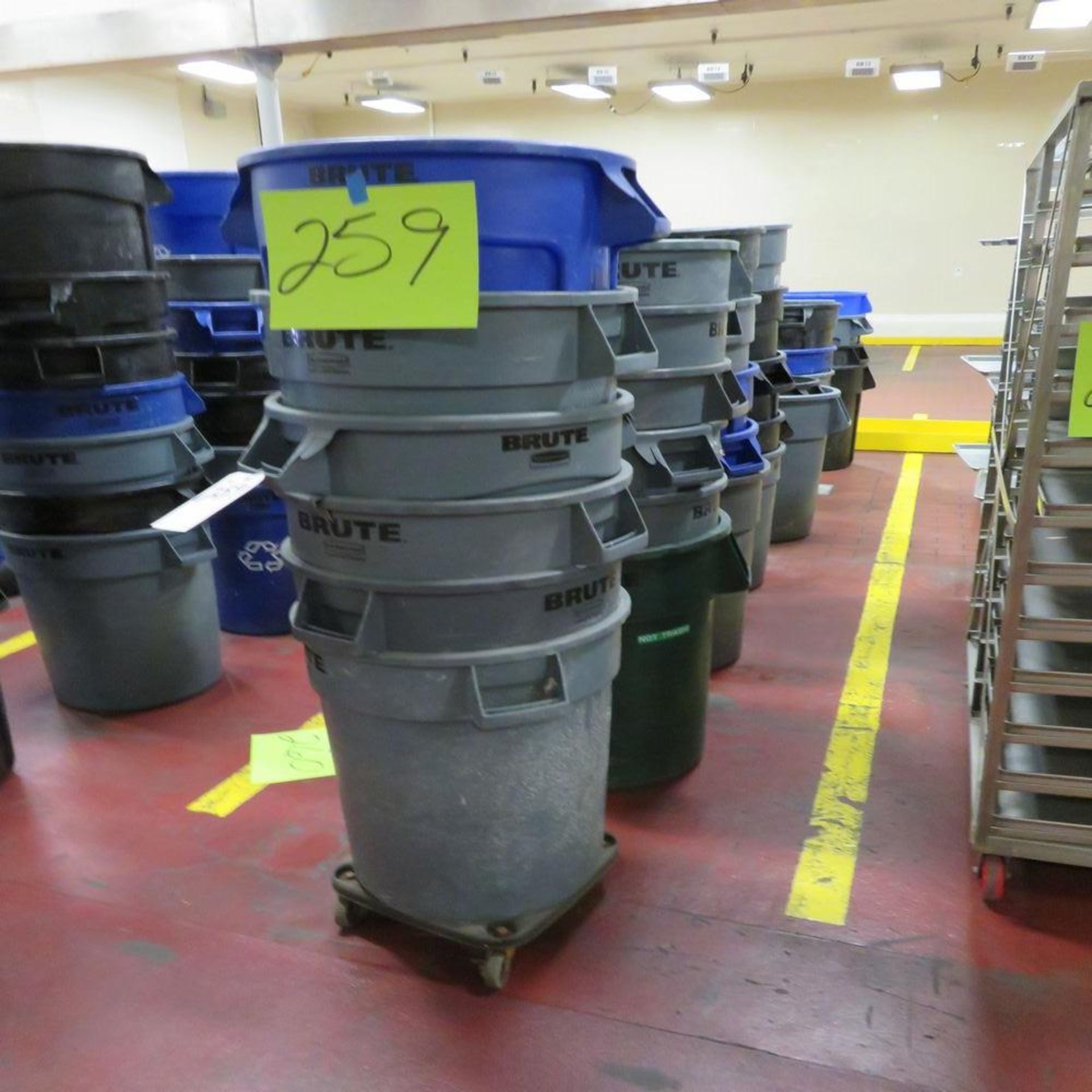 (Lot) Approx. (25) Rubbermaid Round Trash Cans