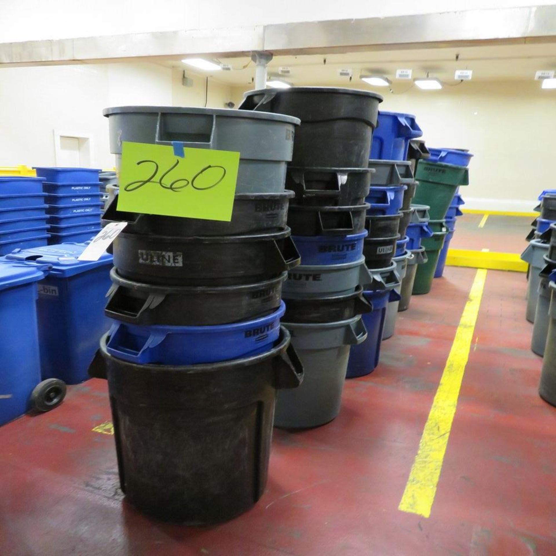 (Lot) Approx. (25) Rubbermaid Round Trash Cans