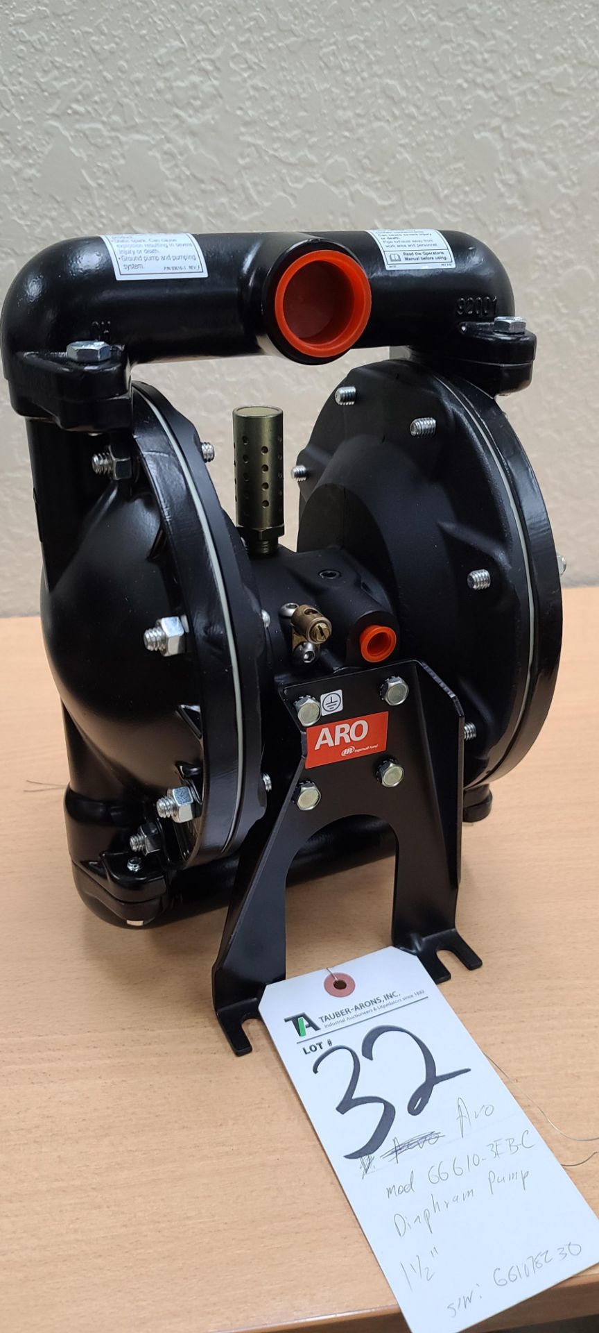 Brand New Aro mod. 66610-3EB-C, Diaphragm Pump 1 1/2''; S/N 661078230