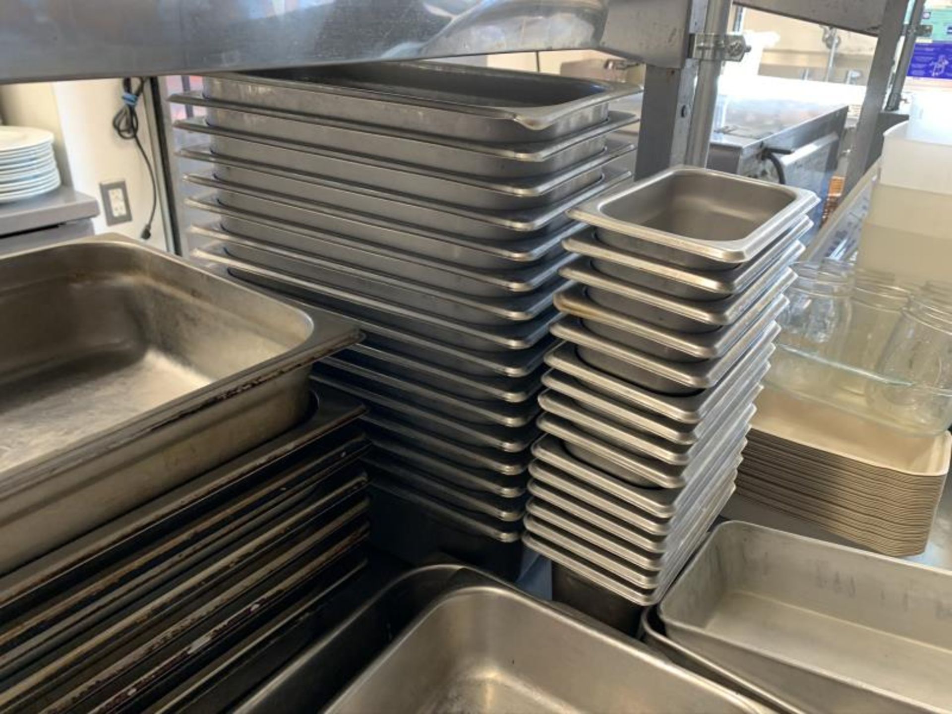 Lot of hotel pans, trays, stainless steel inserts - Image 4 of 4