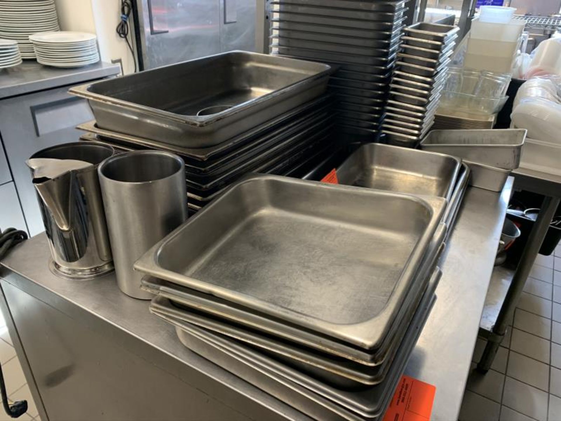 Lot of hotel pans, trays, stainless steel inserts - Image 2 of 4