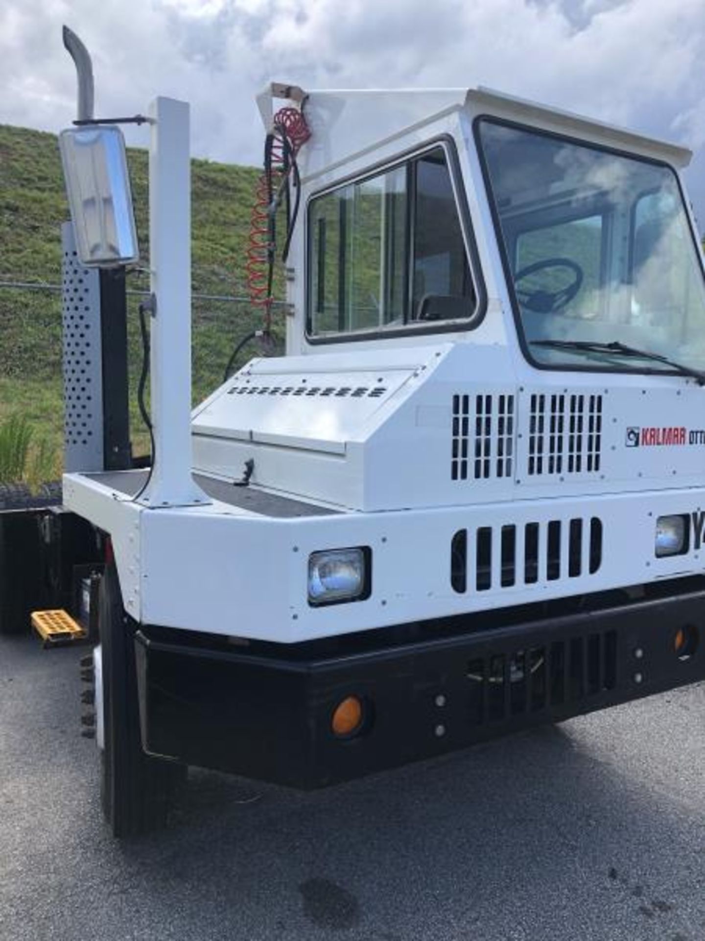 2015 Kalmar Ottawa 4x2 Yard Truck , SN: 338837 3,239.3 Hours, 3,125 Miles - Image 19 of 32