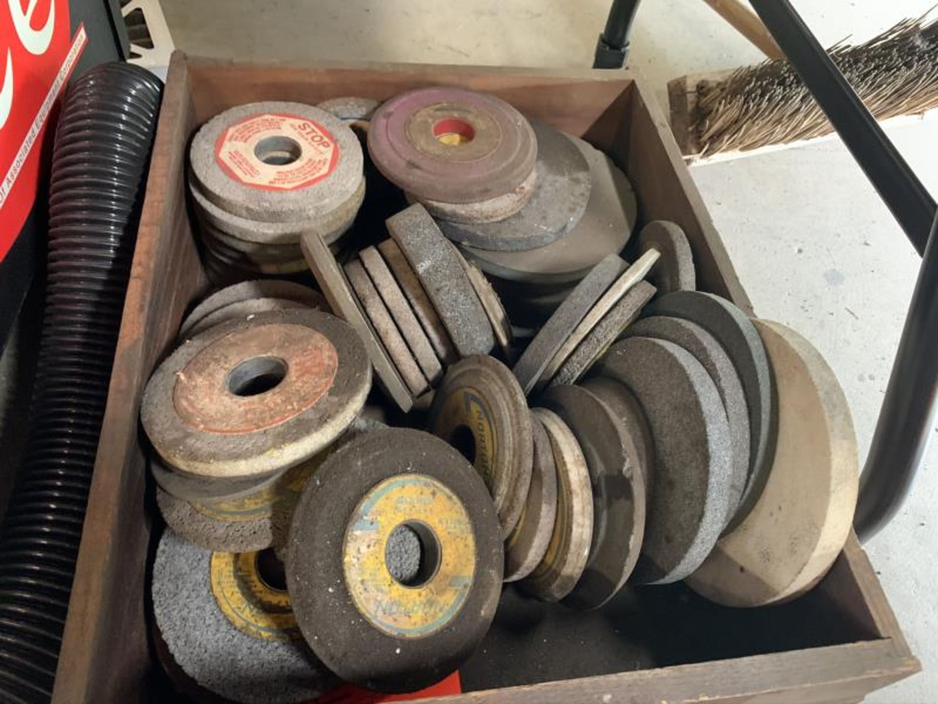 Lot of grinding wheels, all different sizes