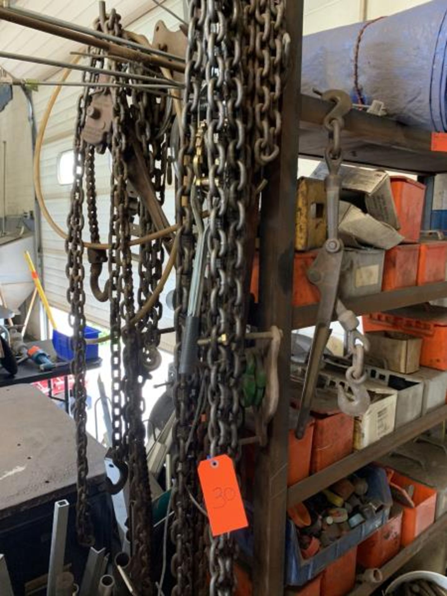 Lot of chains, come-a-long, cafing hoist - Image 2 of 2