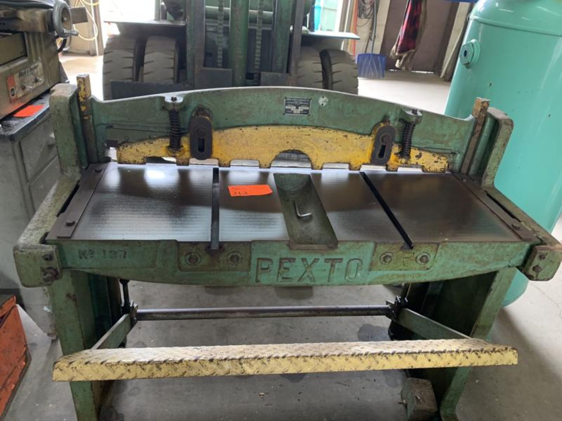 Pexto jump shear 3', M: 137-K, SN: 6/53, capacity 16 soft steel